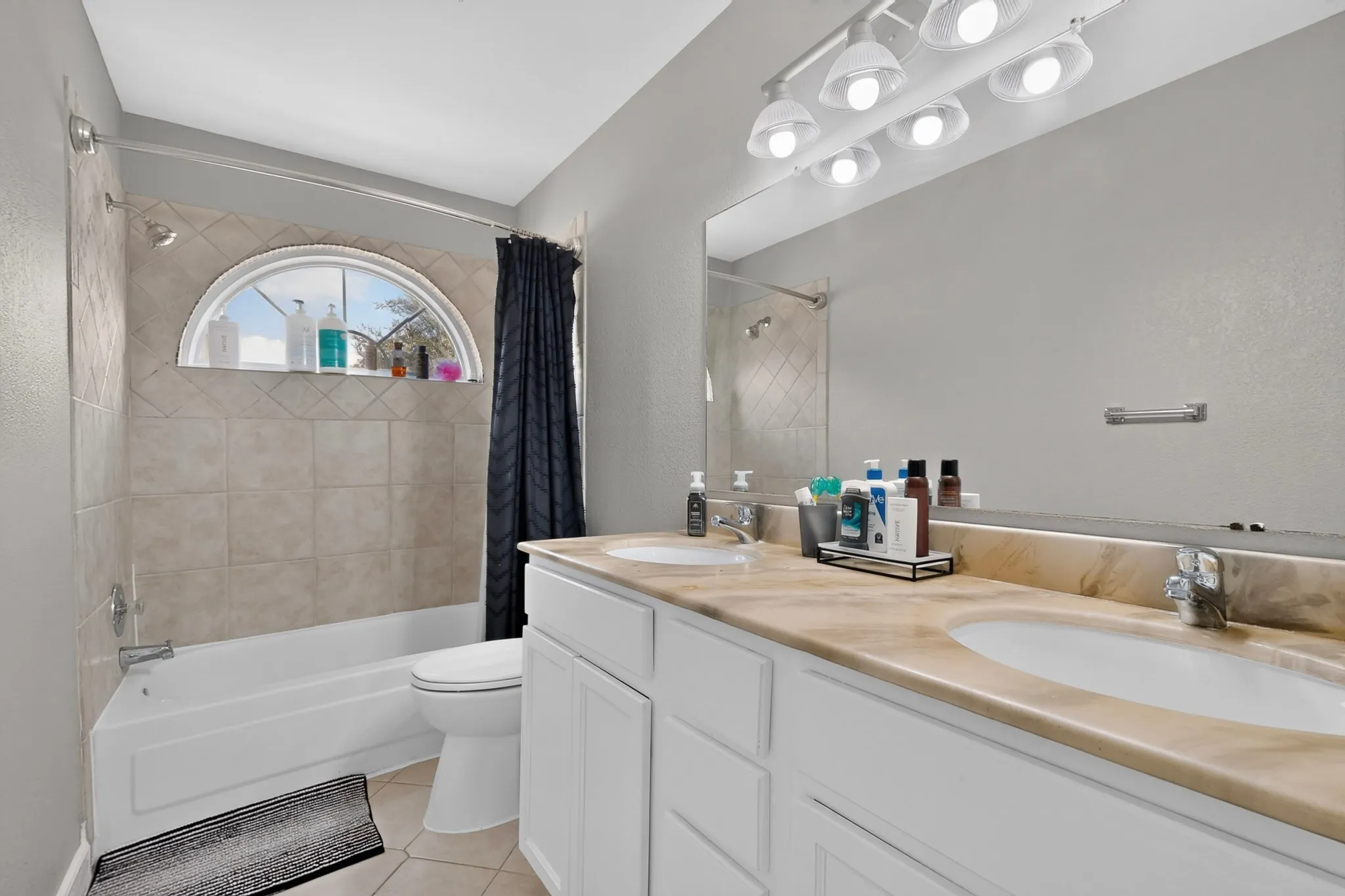 Single Family Residence For Sale in Tarrant County , 2600 Juniper Drive, Euless, Texas 76039, 4 Bedroom, 3 Bathroom, 1 Garage spaces, 2,374 Sqft, built in 1990, mls#21402393, Real Estate Agent in Euless, Homes For Sale in Tarrant county, Homes For Sale in Euless, Realtor in Euless Texas, Real Estate Brokerage Independent Realty Texas, Luminita Cordes Realtor