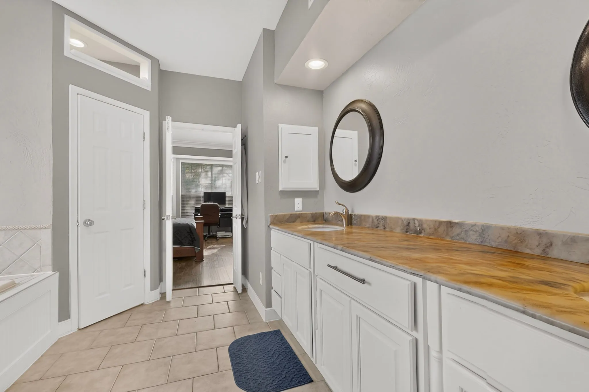 Single Family Residence For Sale in Tarrant County , 2600 Juniper Drive, Euless, Texas 76039, 4 Bedroom, 3 Bathroom, 1 Garage spaces, 2,374 Sqft, built in 1990, mls#21402393, Real Estate Agent in Euless, Homes For Sale in Tarrant county, Homes For Sale in Euless, Realtor in Euless Texas, Real Estate Brokerage Independent Realty Texas, Luminita Cordes Realtor