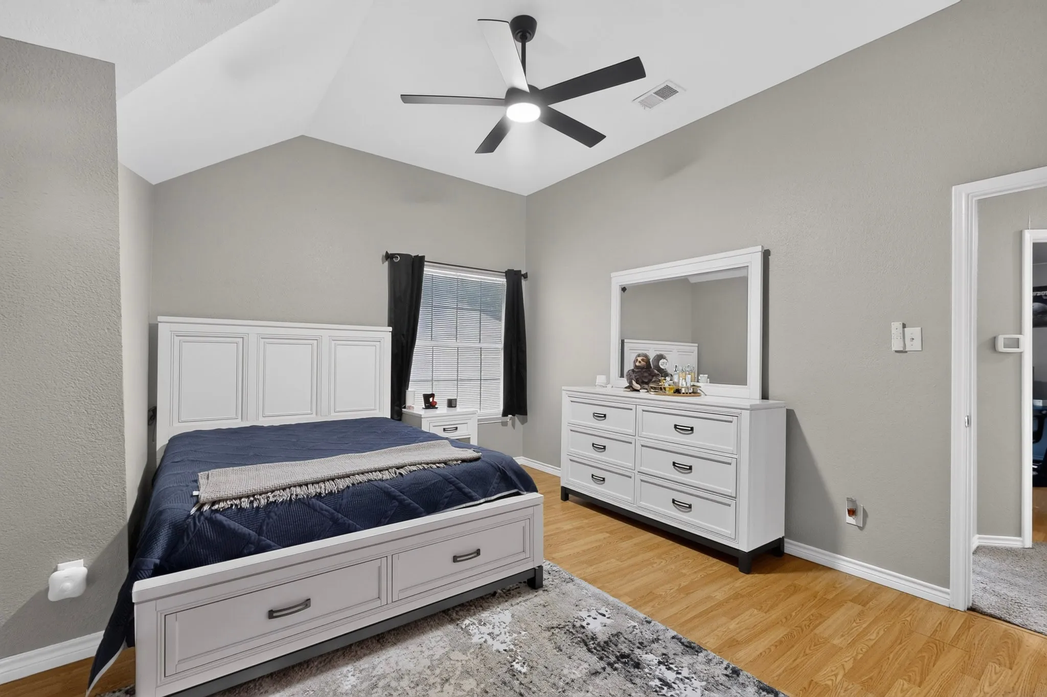 Single Family Residence For Sale in Tarrant County , 2600 Juniper Drive, Euless, Texas 76039, 4 Bedroom, 3 Bathroom, 1 Garage spaces, 2,374 Sqft, built in 1990, mls#21402393, Real Estate Agent in Euless, Homes For Sale in Tarrant county, Homes For Sale in Euless, Realtor in Euless Texas, Real Estate Brokerage Independent Realty Texas, Luminita Cordes Realtor