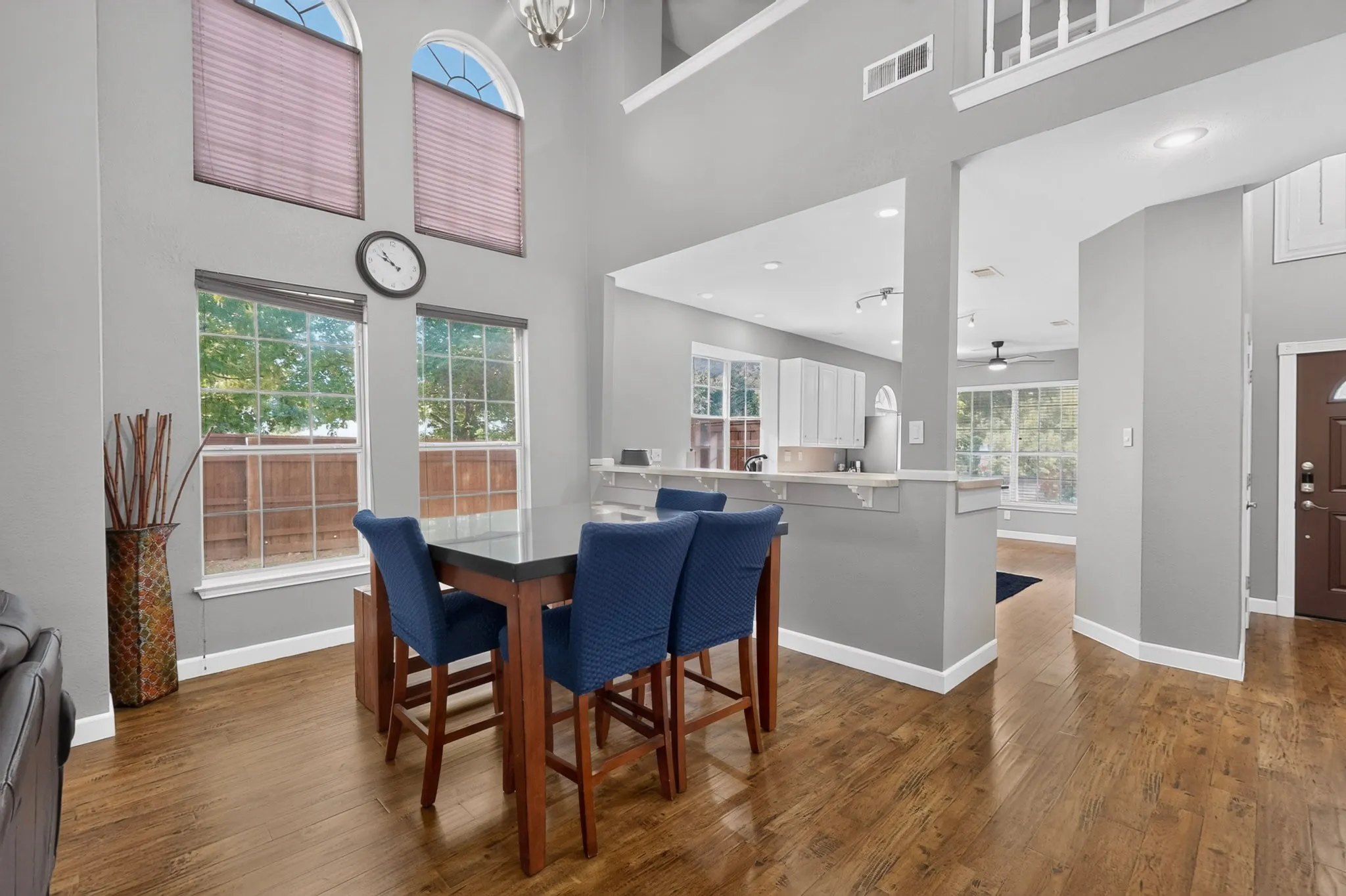 Single Family Residence For Sale in Tarrant County , 2600 Juniper Drive, Euless, Texas 76039, 4 Bedroom, 3 Bathroom, 1 Garage spaces, 2,374 Sqft, built in 1990, mls#21402393, Real Estate Agent in Euless, Homes For Sale in Tarrant county, Homes For Sale in Euless, Realtor in Euless Texas, Real Estate Brokerage Independent Realty Texas, Luminita Cordes Realtor