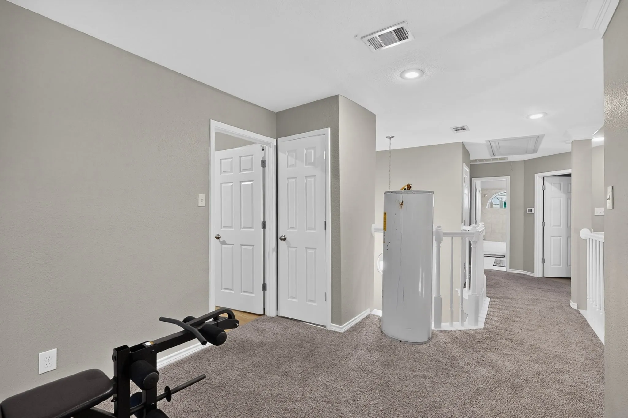 Single Family Residence For Sale in Tarrant County , 2600 Juniper Drive, Euless, Texas 76039, 4 Bedroom, 3 Bathroom, 1 Garage spaces, 2,374 Sqft, built in 1990, mls#21402393, Real Estate Agent in Euless, Homes For Sale in Tarrant county, Homes For Sale in Euless, Realtor in Euless Texas, Real Estate Brokerage Independent Realty Texas, Luminita Cordes Realtor
