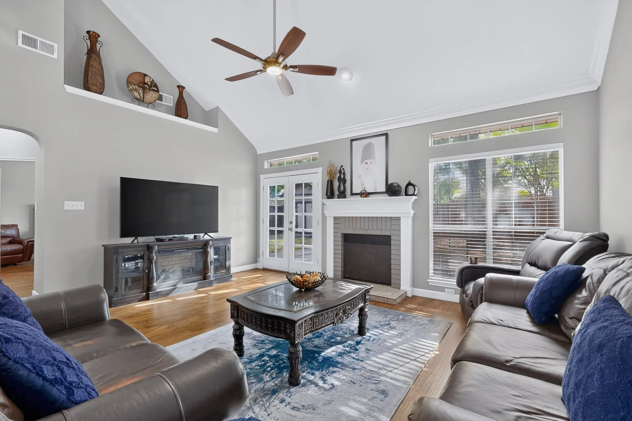 Single Family Residence For Sale in Tarrant County , 2600 Juniper Drive, Euless, Texas 76039, 4 Bedroom, 3 Bathroom, 1 Garage spaces, 2,374 Sqft, built in 1990, mls#21402393, Real Estate Agent in Euless, Homes For Sale in Tarrant county, Homes For Sale in Euless, Realtor in Euless Texas, Real Estate Brokerage Independent Realty Texas, Luminita Cordes Realtor