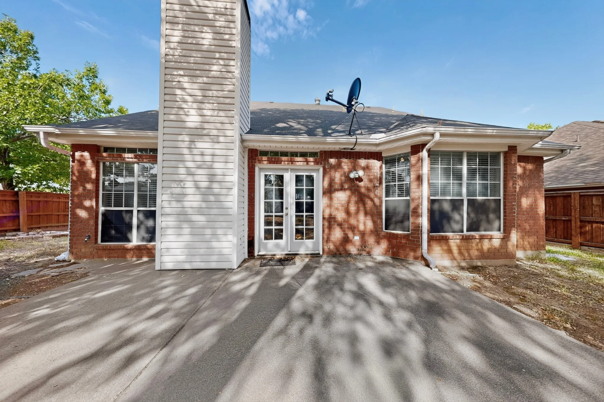 Single Family Residence For Sale in Tarrant County , 2600 Juniper Drive, Euless, Texas 76039, 4 Bedroom, 3 Bathroom, 1 Garage spaces, 2,374 Sqft, built in 1990, mls#21402393, Real Estate Agent in Euless, Homes For Sale in Tarrant county, Homes For Sale in Euless, Realtor in Euless Texas, Real Estate Brokerage Independent Realty Texas, Luminita Cordes Realtor