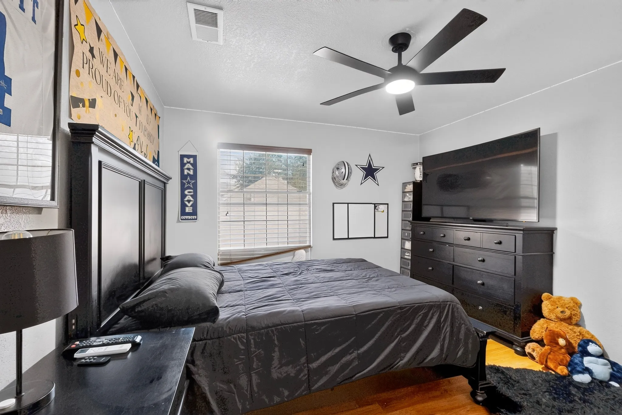 Single Family Residence For Sale in Tarrant County , 2600 Juniper Drive, Euless, Texas 76039, 4 Bedroom, 3 Bathroom, 1 Garage spaces, 2,374 Sqft, built in 1990, mls#21402393, Real Estate Agent in Euless, Homes For Sale in Tarrant county, Homes For Sale in Euless, Realtor in Euless Texas, Real Estate Brokerage Independent Realty Texas, Luminita Cordes Realtor