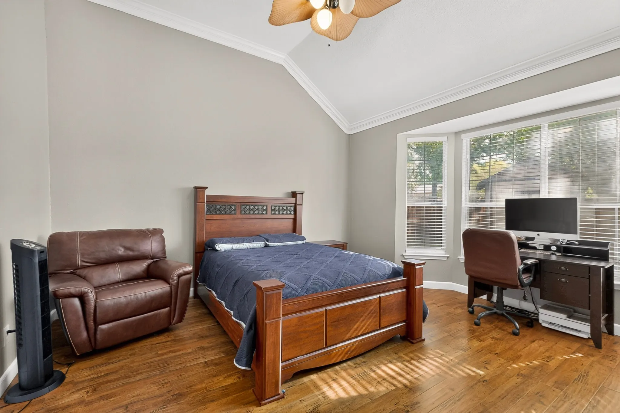 Single Family Residence For Sale in Tarrant County , 2600 Juniper Drive, Euless, Texas 76039, 4 Bedroom, 3 Bathroom, 1 Garage spaces, 2,374 Sqft, built in 1990, mls#21402393, Real Estate Agent in Euless, Homes For Sale in Tarrant county, Homes For Sale in Euless, Realtor in Euless Texas, Real Estate Brokerage Independent Realty Texas, Luminita Cordes Realtor
