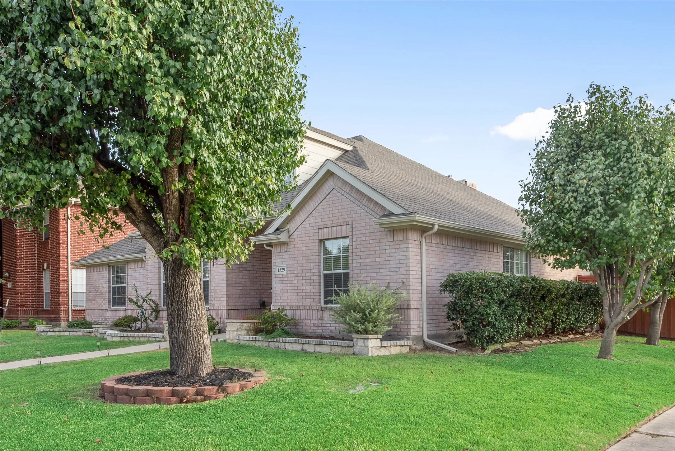 Single Family Residence For Sale in Denton County , 1529 Dimmit Drive, Carrollton, Texas 75010, 4 Bedroom, 2 Bathroom, 2 Garage spaces, 2,114 Sqft, built in 1999, mls#21385092, Real Estate Agent in Carrollton, Homes For Sale in Denton county, Homes For Sale in Carrollton, Realtor in Carrollton Texas, Real Estate Brokerage Independent Realty Texas, Luminita Cordes Realtor