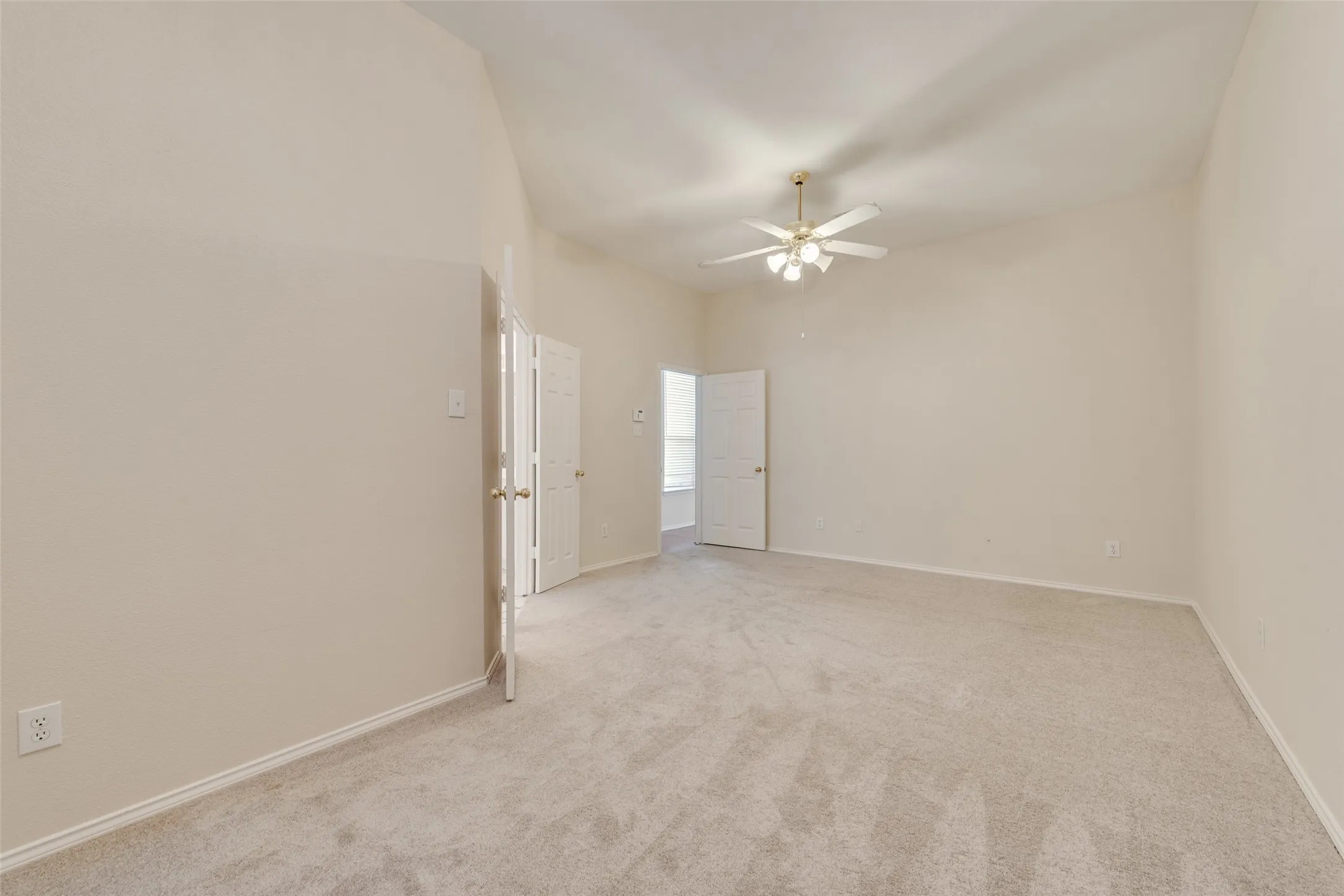 Single Family Residence For Sale in Denton County , 1529 Dimmit Drive, Carrollton, Texas 75010, 4 Bedroom, 2 Bathroom, 2 Garage spaces, 2,114 Sqft, built in 1999, mls#21385092, Real Estate Agent in Carrollton, Homes For Sale in Denton county, Homes For Sale in Carrollton, Realtor in Carrollton Texas, Real Estate Brokerage Independent Realty Texas, Luminita Cordes Realtor