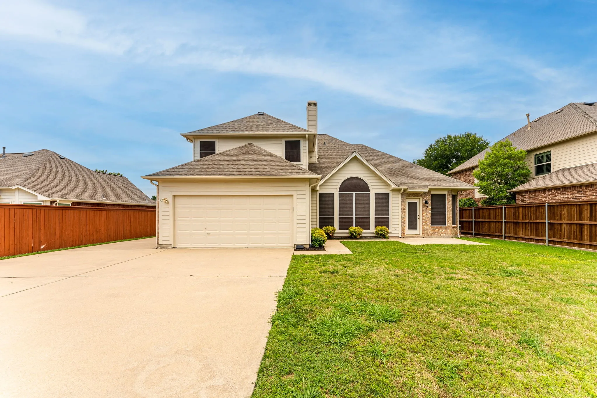 Single Family Residence For Rent in Tarrant County , 922 Creekbend Drive, Keller, Texas 76248, 4 Bedroom, 3 Bathroom, 2 Garage spaces, 2,747 Sqft, built in 1998, mls#21402401, Real Estate Agent in Keller, Homes For Rent in Tarrant county, Homes For Rent in Keller, Realtor in Keller Texas, Real Estate Brokerage Independent Realty Texas, Luminita Cordes Realtor