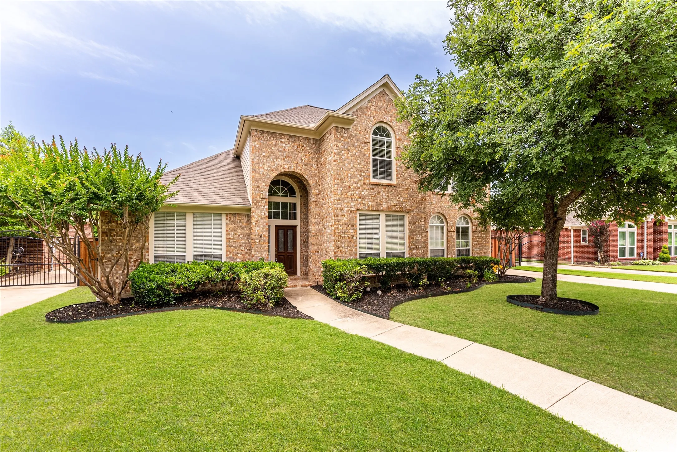 Single Family Residence For Rent in Tarrant County , 922 Creekbend Drive, Keller, Texas 76248, 4 Bedroom, 3 Bathroom, 2 Garage spaces, 2,747 Sqft, built in 1998, mls#21402401, Real Estate Agent in Keller, Homes For Rent in Tarrant county, Homes For Rent in Keller, Realtor in Keller Texas, Real Estate Brokerage Independent Realty Texas, Luminita Cordes Realtor