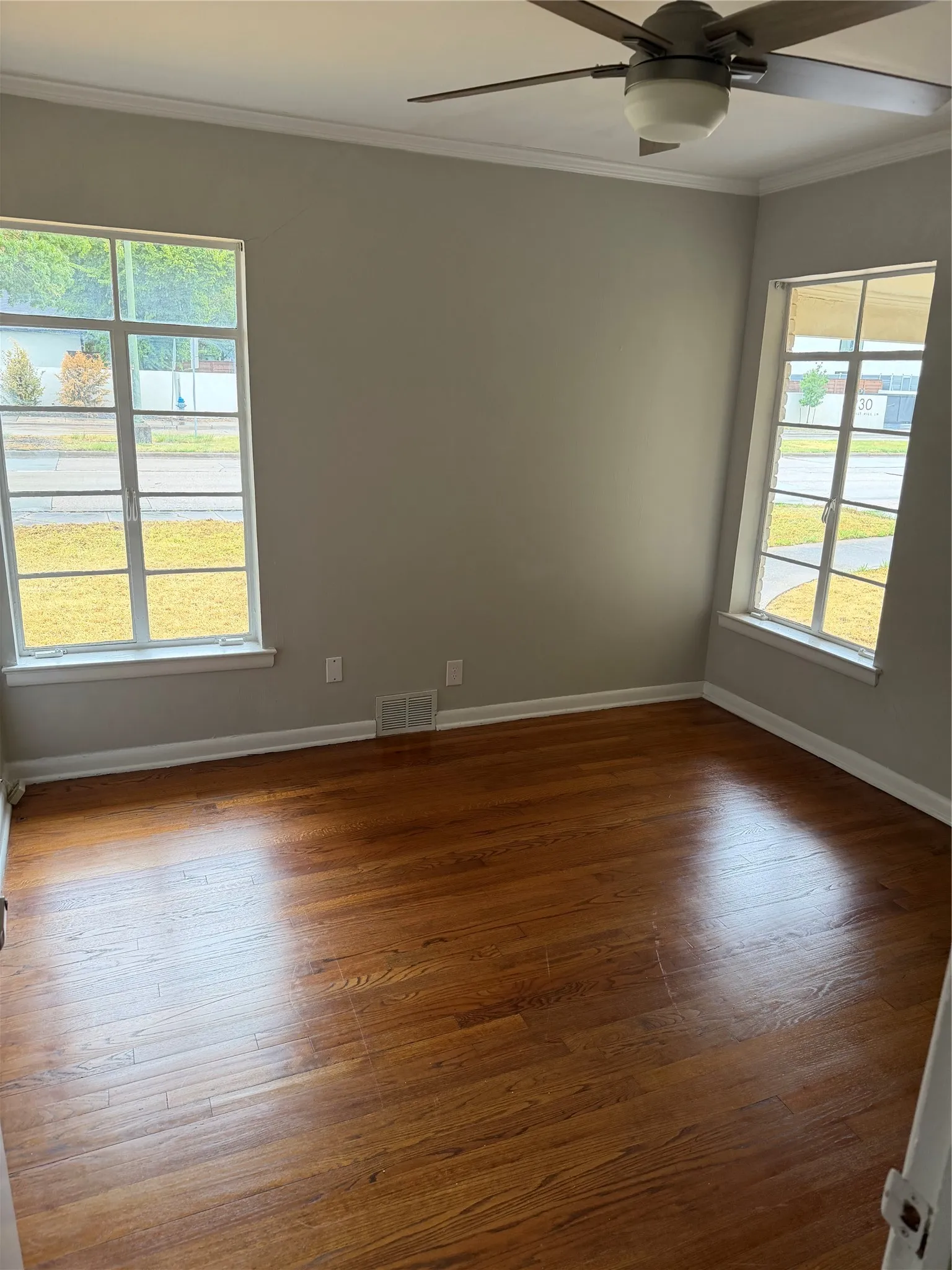Single Family Residence For Rent in Dallas County , 6239 Walnut Hill Lane, Dallas, Texas 75230, 3 Bedroom, 2 Bathroom, 2 Garage spaces, 1,504 Sqft, built in 1949, mls#21402394, Real Estate Agent in Dallas, Homes For Rent in Dallas county, Homes For Rent in Dallas, Realtor in Dallas Texas, Real Estate Brokerage Independent Realty Texas, Luminita Cordes Realtor