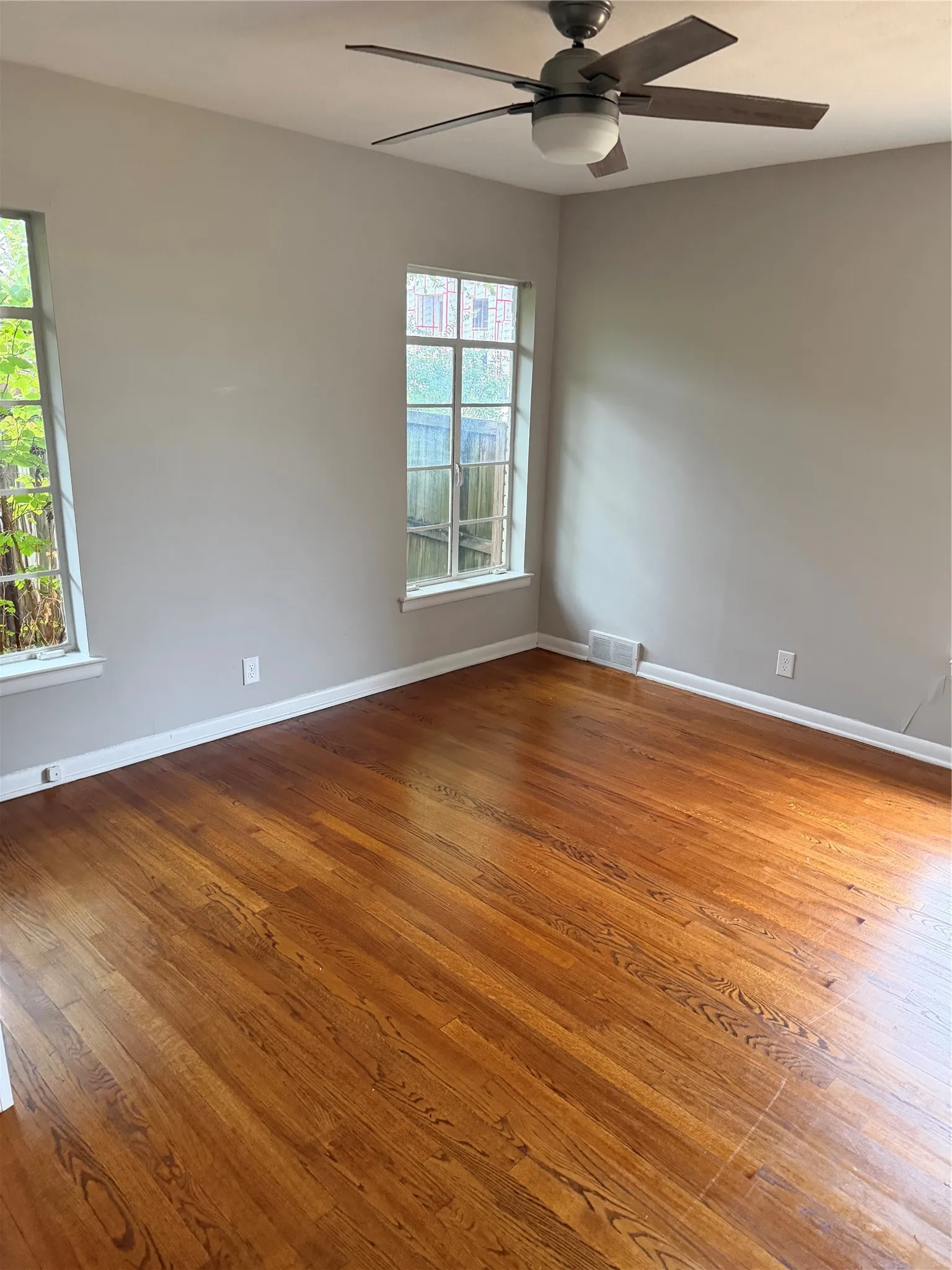 Single Family Residence For Rent in Dallas County , 6239 Walnut Hill Lane, Dallas, Texas 75230, 3 Bedroom, 2 Bathroom, 2 Garage spaces, 1,504 Sqft, built in 1949, mls#21402394, Real Estate Agent in Dallas, Homes For Rent in Dallas county, Homes For Rent in Dallas, Realtor in Dallas Texas, Real Estate Brokerage Independent Realty Texas, Luminita Cordes Realtor
