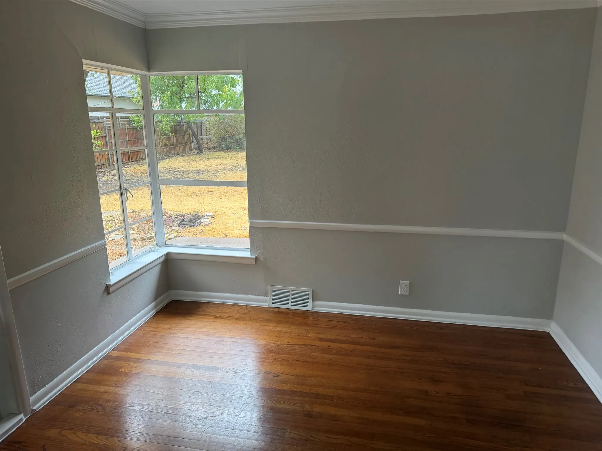 Single Family Residence For Rent in Dallas County , 6239 Walnut Hill Lane, Dallas, Texas 75230, 3 Bedroom, 2 Bathroom, 2 Garage spaces, 1,504 Sqft, built in 1949, mls#21402394, Real Estate Agent in Dallas, Homes For Rent in Dallas county, Homes For Rent in Dallas, Realtor in Dallas Texas, Real Estate Brokerage Independent Realty Texas, Luminita Cordes Realtor