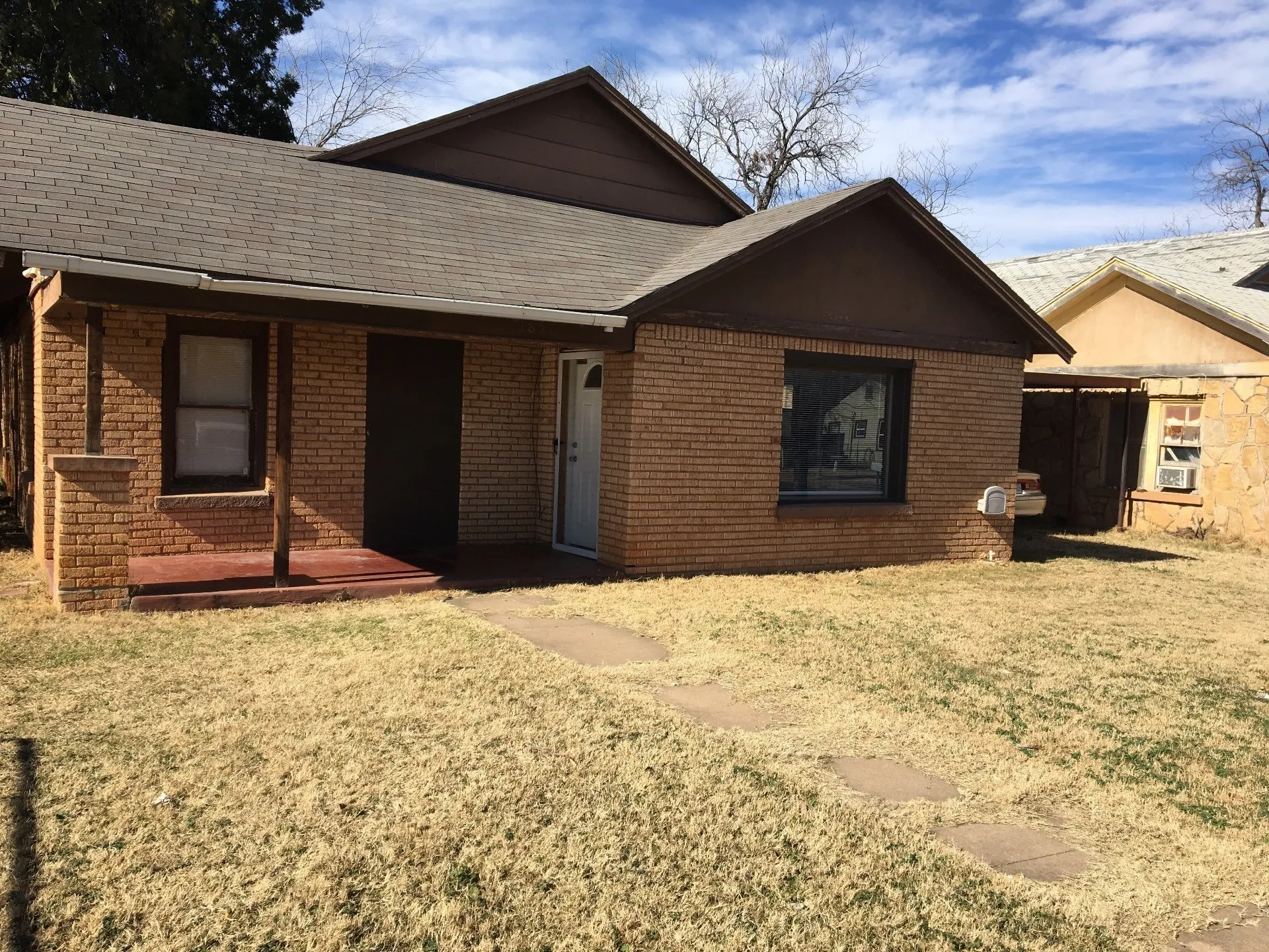 Single Family Residence For Rent in Taylor County , 1850 Chestnut Street, Abilene, Texas 79602, 2 Bedroom, 1 Bathroom, Garage spaces, 1,254 Sqft, built in 1928, mls#21402408, Real Estate Agent in Abilene, Homes For Rent in Taylor county, Homes For Rent in Abilene, Realtor in Abilene Texas, Real Estate Brokerage Independent Realty Texas, Luminita Cordes Realtor