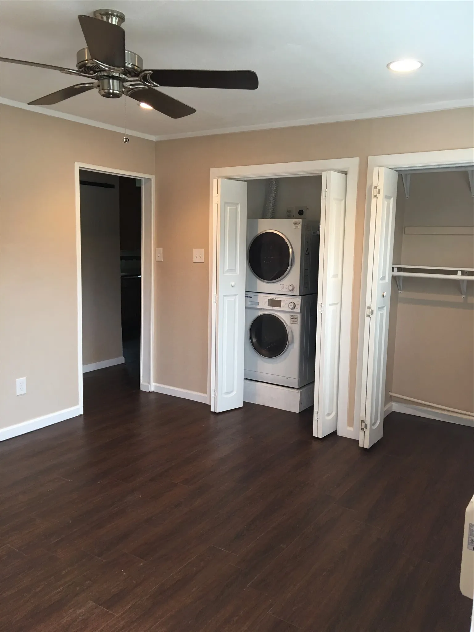 Apartment For Rent in Rockwall County , 509 S Fannin Street, Rockwall, Texas 75087, 1 Bedroom, 1 Bathroom, Garage spaces, 1,000 Sqft, built in 1975, mls#21402411, Real Estate Agent in Rockwall, Homes For Rent in Rockwall county, Homes For Rent in Rockwall, Realtor in Rockwall Texas, Real Estate Brokerage Independent Realty Texas, Luminita Cordes Realtor