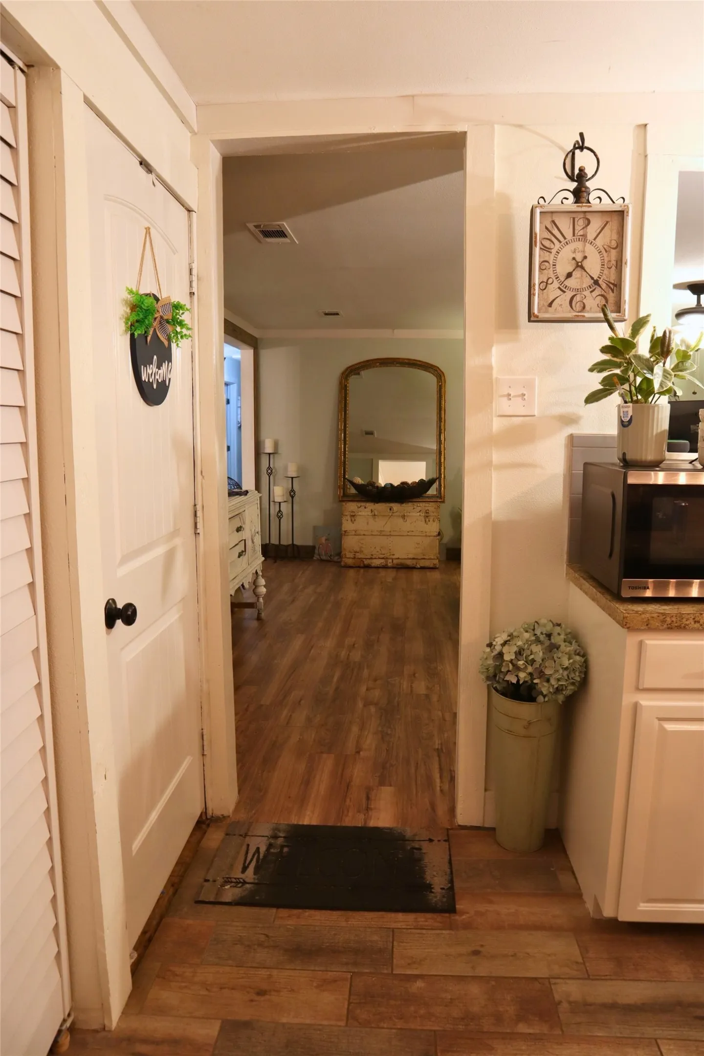 Single Family Residence For Sale in Kaufman County , 560 Harlan Road, Combine, Texas 75159, 3 Bedroom, 2 Bathroom, Garage spaces, 2,320 Sqft, built in 1954, mls#21402415, Real Estate Agent in Combine, Homes For Sale in Kaufman county, Homes For Sale in Combine, Realtor in Combine Texas, Real Estate Brokerage Independent Realty Texas, Luminita Cordes Realtor