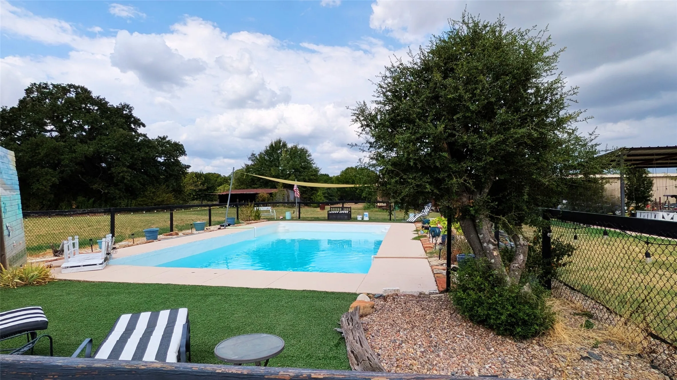 Single Family Residence For Sale in Kaufman County , 560 Harlan Road, Combine, Texas 75159, 3 Bedroom, 2 Bathroom, Garage spaces, 2,320 Sqft, built in 1954, mls#21402415, Real Estate Agent in Combine, Homes For Sale in Kaufman county, Homes For Sale in Combine, Realtor in Combine Texas, Real Estate Brokerage Independent Realty Texas, Luminita Cordes Realtor