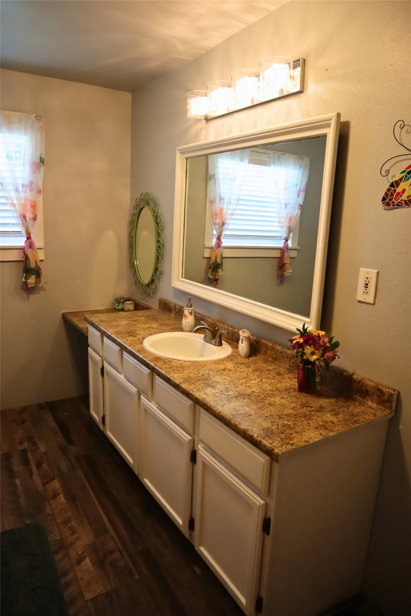 Single Family Residence For Sale in Kaufman County , 560 Harlan Road, Combine, Texas 75159, 3 Bedroom, 2 Bathroom, Garage spaces, 2,320 Sqft, built in 1954, mls#21402415, Real Estate Agent in Combine, Homes For Sale in Kaufman county, Homes For Sale in Combine, Realtor in Combine Texas, Real Estate Brokerage Independent Realty Texas, Luminita Cordes Realtor