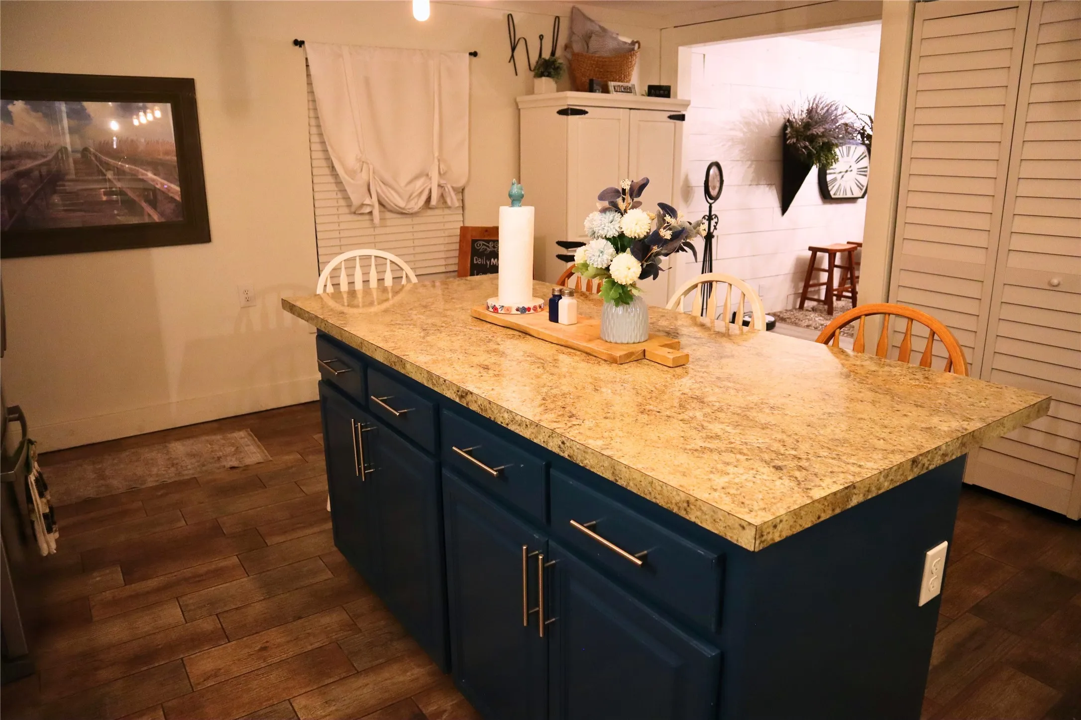 Single Family Residence For Sale in Kaufman County , 560 Harlan Road, Combine, Texas 75159, 3 Bedroom, 2 Bathroom, Garage spaces, 2,320 Sqft, built in 1954, mls#21402415, Real Estate Agent in Combine, Homes For Sale in Kaufman county, Homes For Sale in Combine, Realtor in Combine Texas, Real Estate Brokerage Independent Realty Texas, Luminita Cordes Realtor
