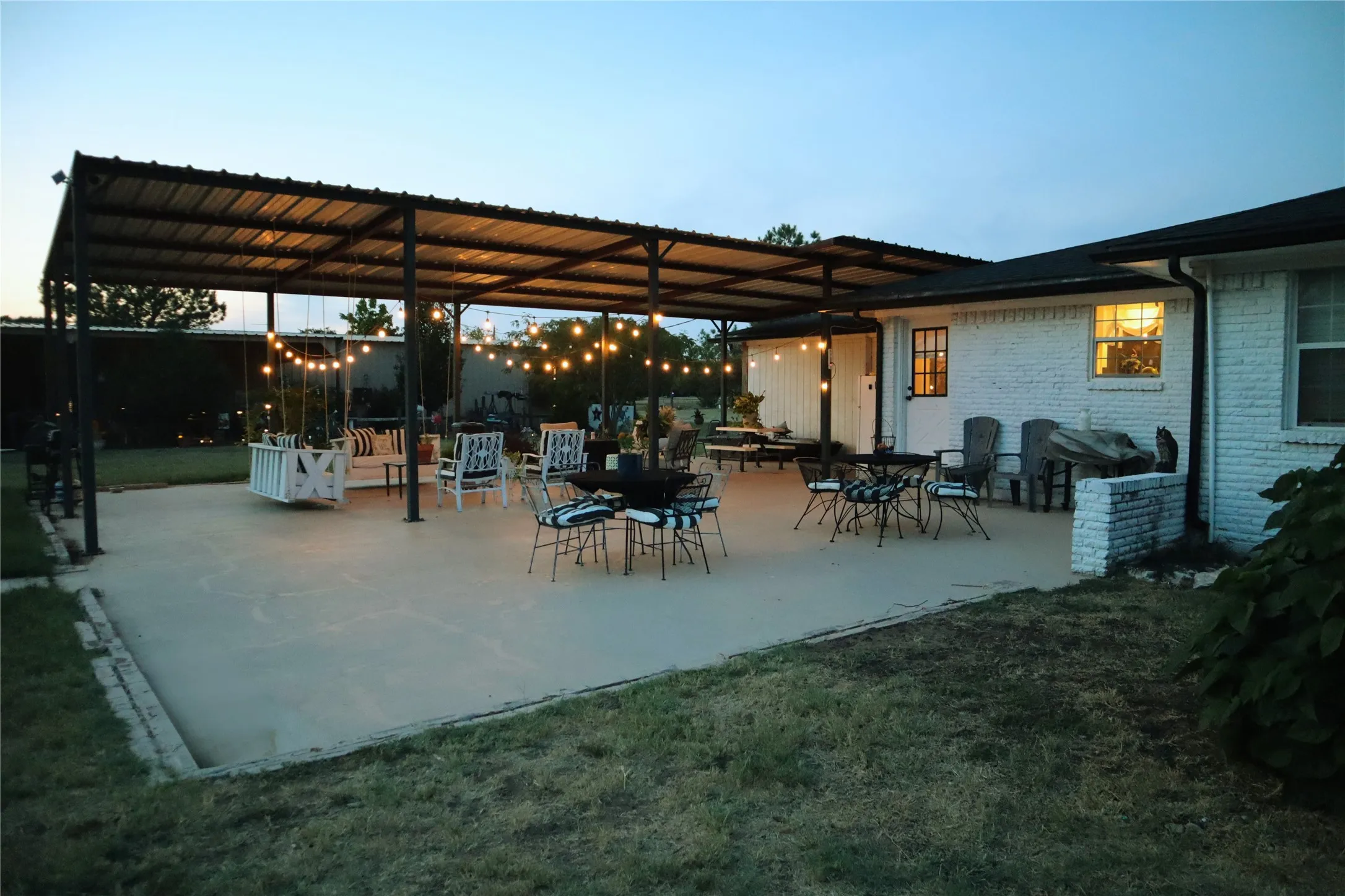 Single Family Residence For Sale in Kaufman County , 560 Harlan Road, Combine, Texas 75159, 3 Bedroom, 2 Bathroom, Garage spaces, 2,320 Sqft, built in 1954, mls#21402415, Real Estate Agent in Combine, Homes For Sale in Kaufman county, Homes For Sale in Combine, Realtor in Combine Texas, Real Estate Brokerage Independent Realty Texas, Luminita Cordes Realtor
