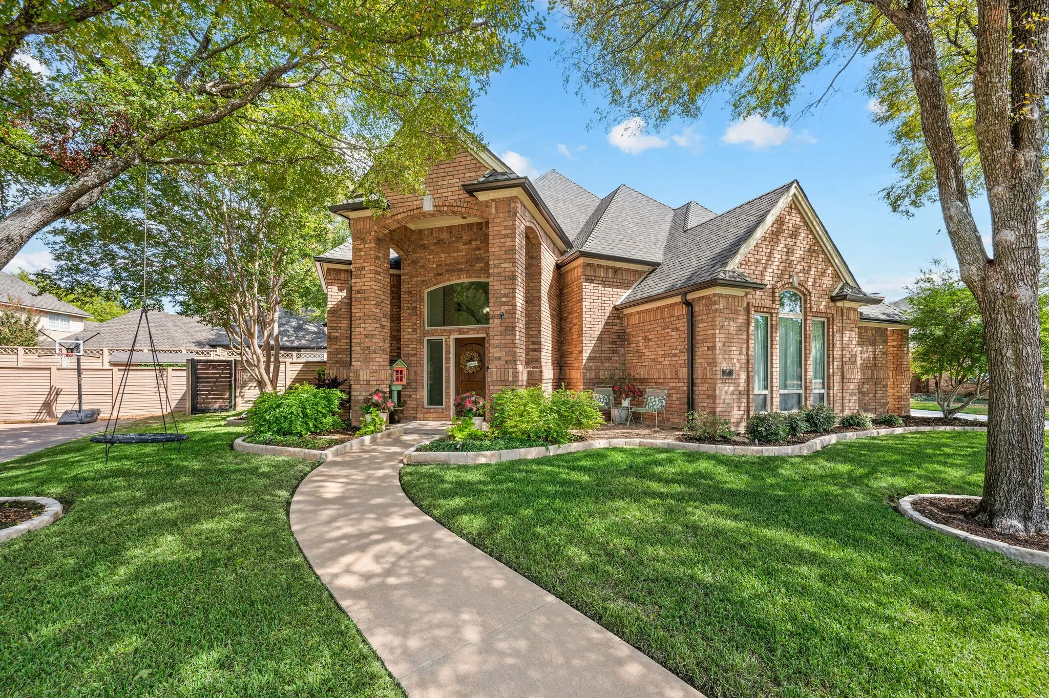 Single Family Residence For Sale in Tarrant County , 2736 Woodbridge Drive, Hurst, Texas 76054, 4 Bedroom, 3 Bathroom, 2 Garage spaces, 2,715 Sqft, built in 1988, mls#21401042, Real Estate Agent in Hurst, Homes For Sale in Tarrant county, Homes For Sale in Hurst, Realtor in Hurst Texas, Real Estate Brokerage Independent Realty Texas, Luminita Cordes Realtor