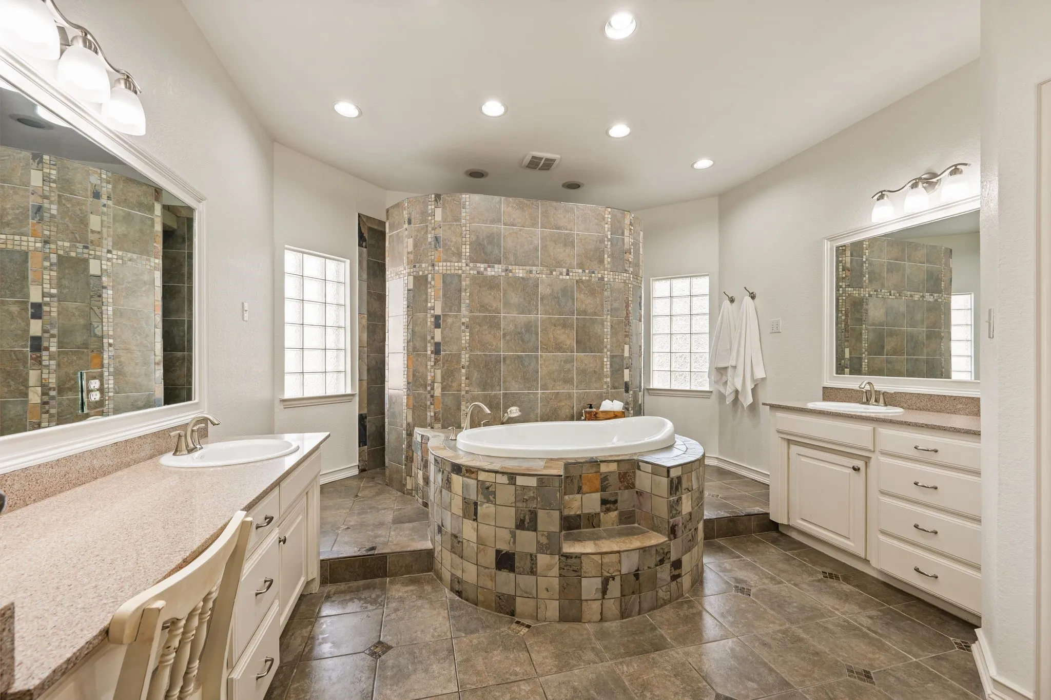Single Family Residence For Sale in Tarrant County , 2736 Woodbridge Drive, Hurst, Texas 76054, 4 Bedroom, 3 Bathroom, 2 Garage spaces, 2,715 Sqft, built in 1988, mls#21401042, Real Estate Agent in Hurst, Homes For Sale in Tarrant county, Homes For Sale in Hurst, Realtor in Hurst Texas, Real Estate Brokerage Independent Realty Texas, Luminita Cordes Realtor