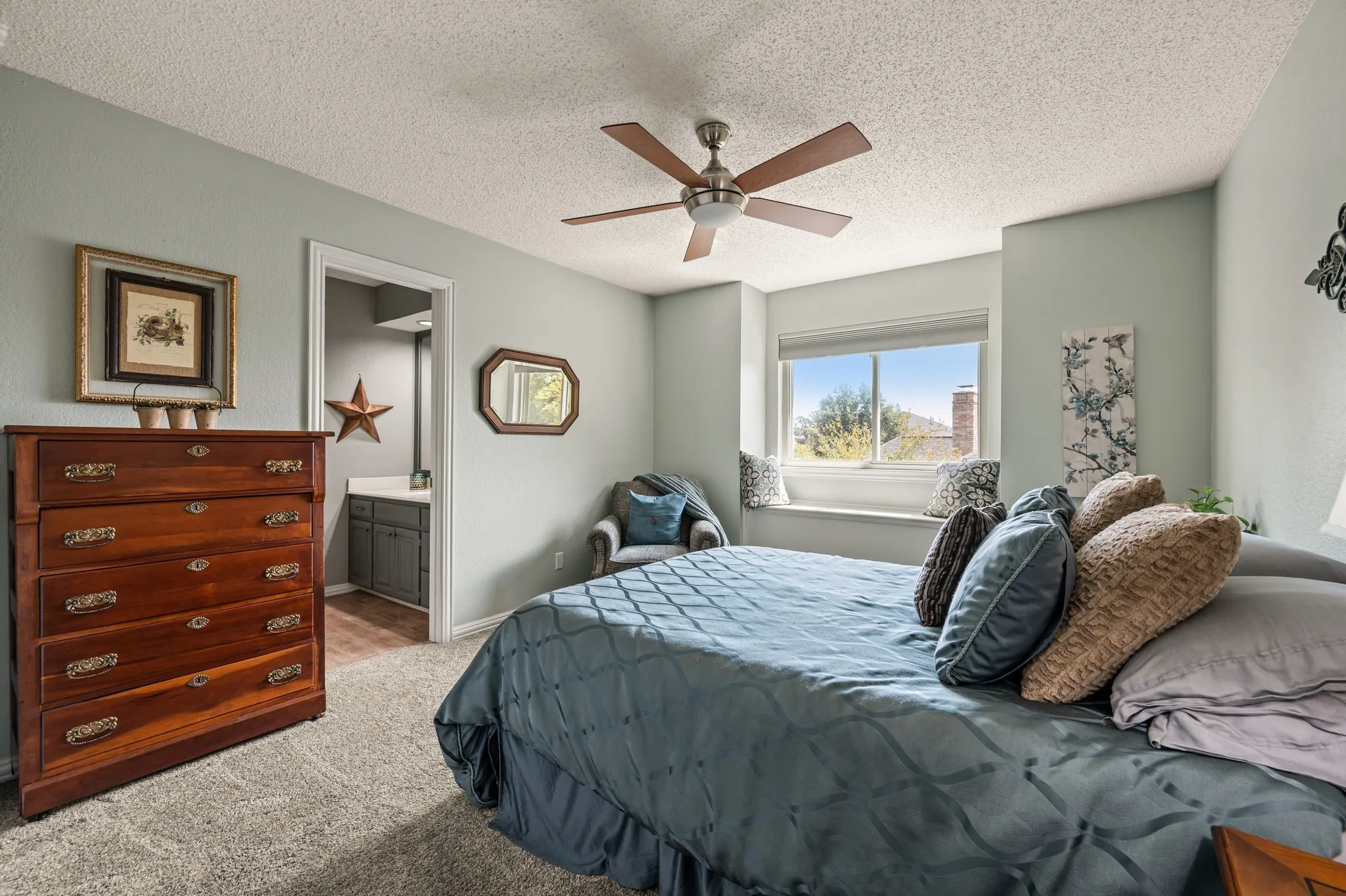 Single Family Residence For Sale in Tarrant County , 2736 Woodbridge Drive, Hurst, Texas 76054, 4 Bedroom, 3 Bathroom, 2 Garage spaces, 2,715 Sqft, built in 1988, mls#21401042, Real Estate Agent in Hurst, Homes For Sale in Tarrant county, Homes For Sale in Hurst, Realtor in Hurst Texas, Real Estate Brokerage Independent Realty Texas, Luminita Cordes Realtor
