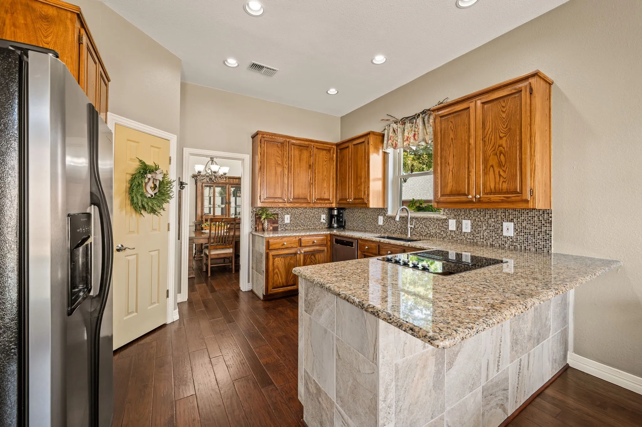 Single Family Residence For Sale in Tarrant County , 2736 Woodbridge Drive, Hurst, Texas 76054, 4 Bedroom, 3 Bathroom, 2 Garage spaces, 2,715 Sqft, built in 1988, mls#21401042, Real Estate Agent in Hurst, Homes For Sale in Tarrant county, Homes For Sale in Hurst, Realtor in Hurst Texas, Real Estate Brokerage Independent Realty Texas, Luminita Cordes Realtor