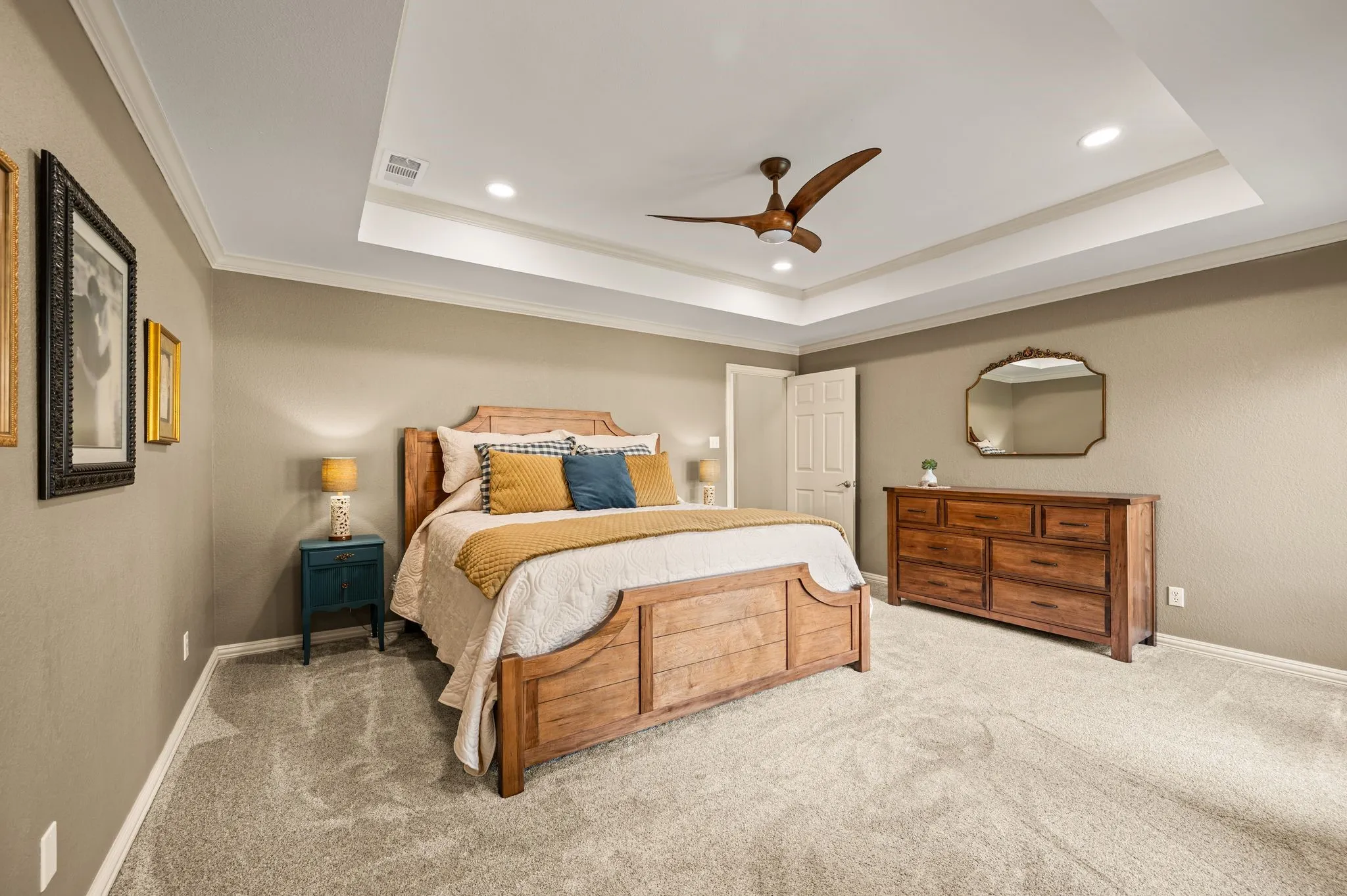 Single Family Residence For Sale in Tarrant County , 2736 Woodbridge Drive, Hurst, Texas 76054, 4 Bedroom, 3 Bathroom, 2 Garage spaces, 2,715 Sqft, built in 1988, mls#21401042, Real Estate Agent in Hurst, Homes For Sale in Tarrant county, Homes For Sale in Hurst, Realtor in Hurst Texas, Real Estate Brokerage Independent Realty Texas, Luminita Cordes Realtor