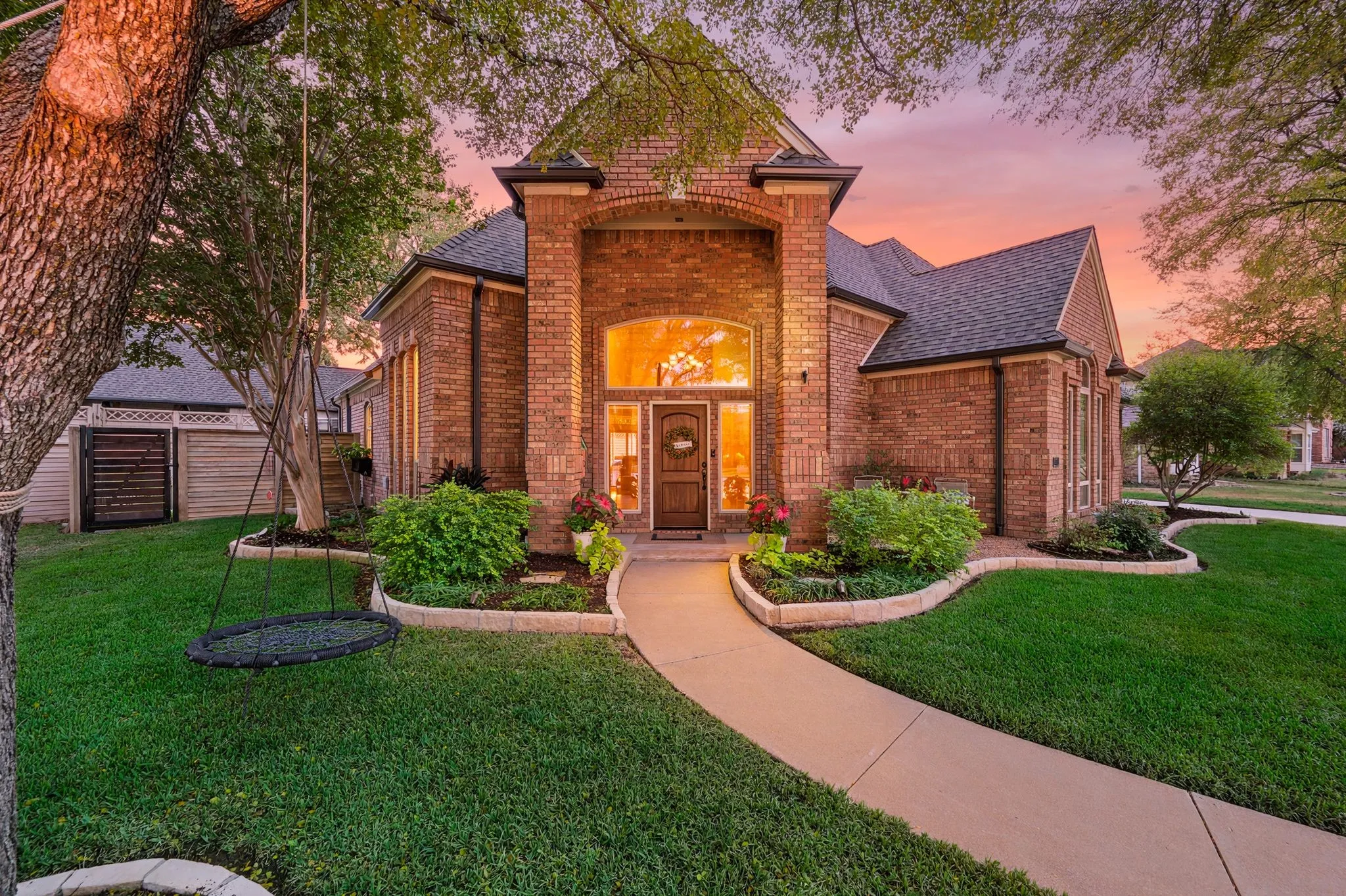 Single Family Residence For Sale in Tarrant County , 2736 Woodbridge Drive, Hurst, Texas 76054, 4 Bedroom, 3 Bathroom, 2 Garage spaces, 2,715 Sqft, built in 1988, mls#21401042, Real Estate Agent in Hurst, Homes For Sale in Tarrant county, Homes For Sale in Hurst, Realtor in Hurst Texas, Real Estate Brokerage Independent Realty Texas, Luminita Cordes Realtor