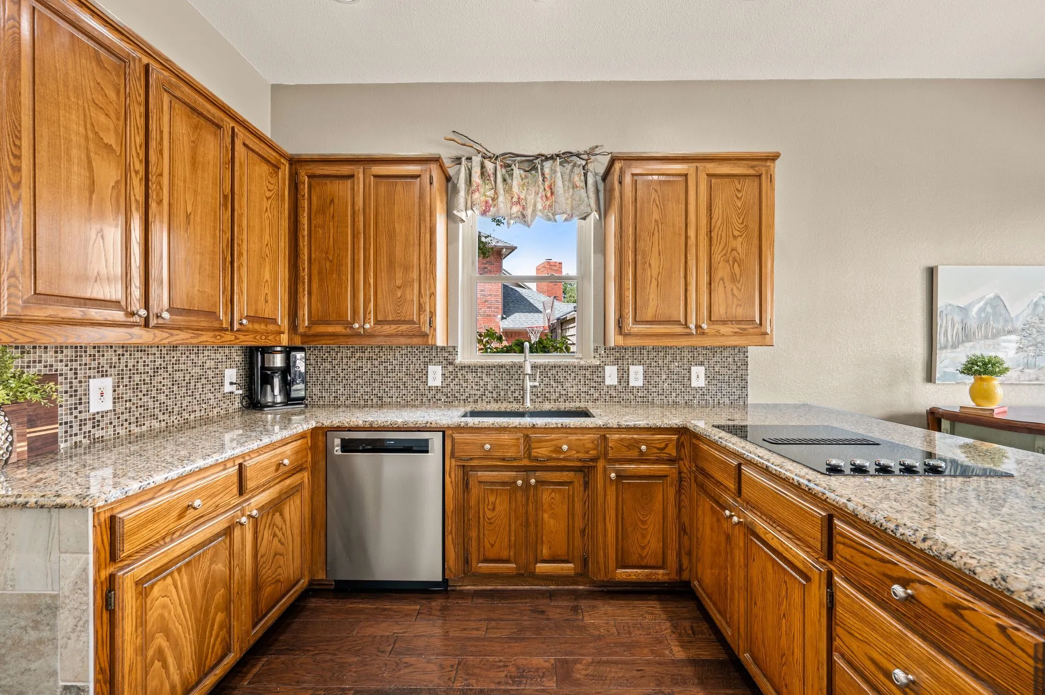 Single Family Residence For Sale in Tarrant County , 2736 Woodbridge Drive, Hurst, Texas 76054, 4 Bedroom, 3 Bathroom, 2 Garage spaces, 2,715 Sqft, built in 1988, mls#21401042, Real Estate Agent in Hurst, Homes For Sale in Tarrant county, Homes For Sale in Hurst, Realtor in Hurst Texas, Real Estate Brokerage Independent Realty Texas, Luminita Cordes Realtor