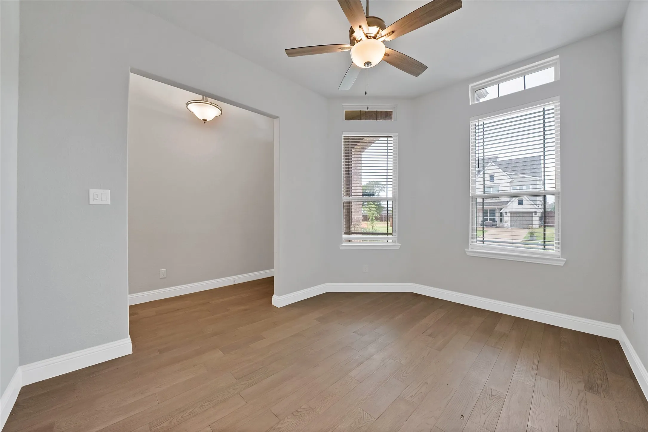 Single Family Residence For Sale in Denton County , 3508 Ithaca Street, Corinth, Texas 76208, 4 Bedroom, 3 Bathroom, 3 Garage spaces, 2,499 Sqft, built in 2023, mls#21402160, Real Estate Agent in Corinth, Homes For Sale in Denton county, Homes For Sale in Corinth, Realtor in Corinth Texas, Real Estate Brokerage Independent Realty Texas, Luminita Cordes Realtor