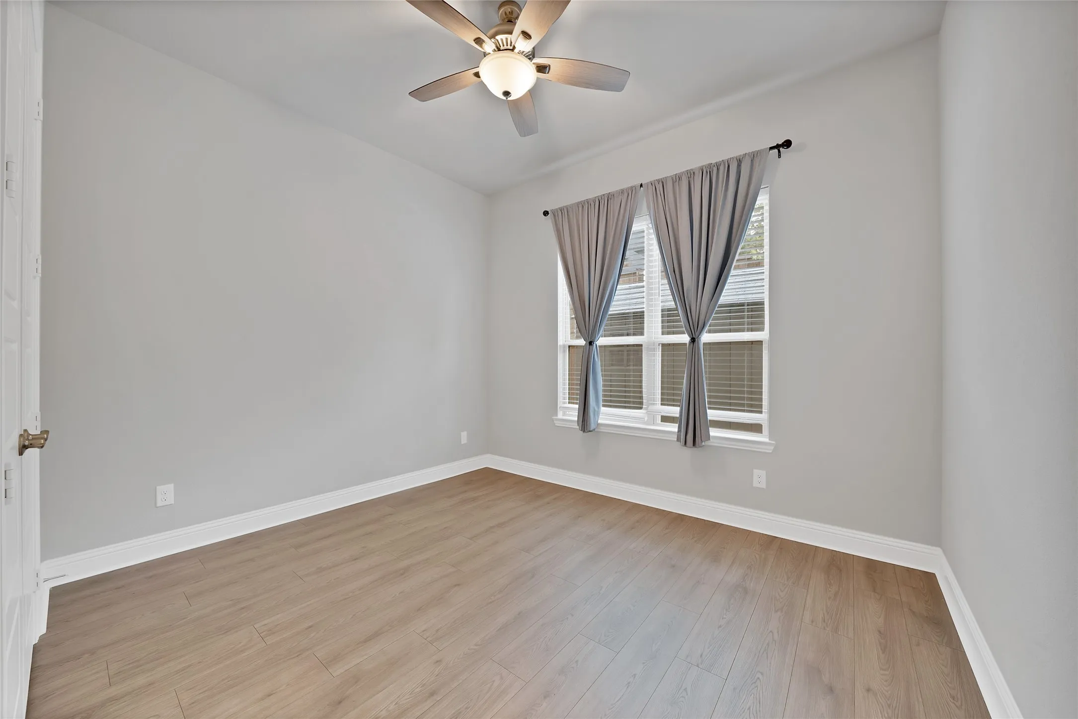 Single Family Residence For Sale in Denton County , 3508 Ithaca Street, Corinth, Texas 76208, 4 Bedroom, 3 Bathroom, 3 Garage spaces, 2,499 Sqft, built in 2023, mls#21402160, Real Estate Agent in Corinth, Homes For Sale in Denton county, Homes For Sale in Corinth, Realtor in Corinth Texas, Real Estate Brokerage Independent Realty Texas, Luminita Cordes Realtor