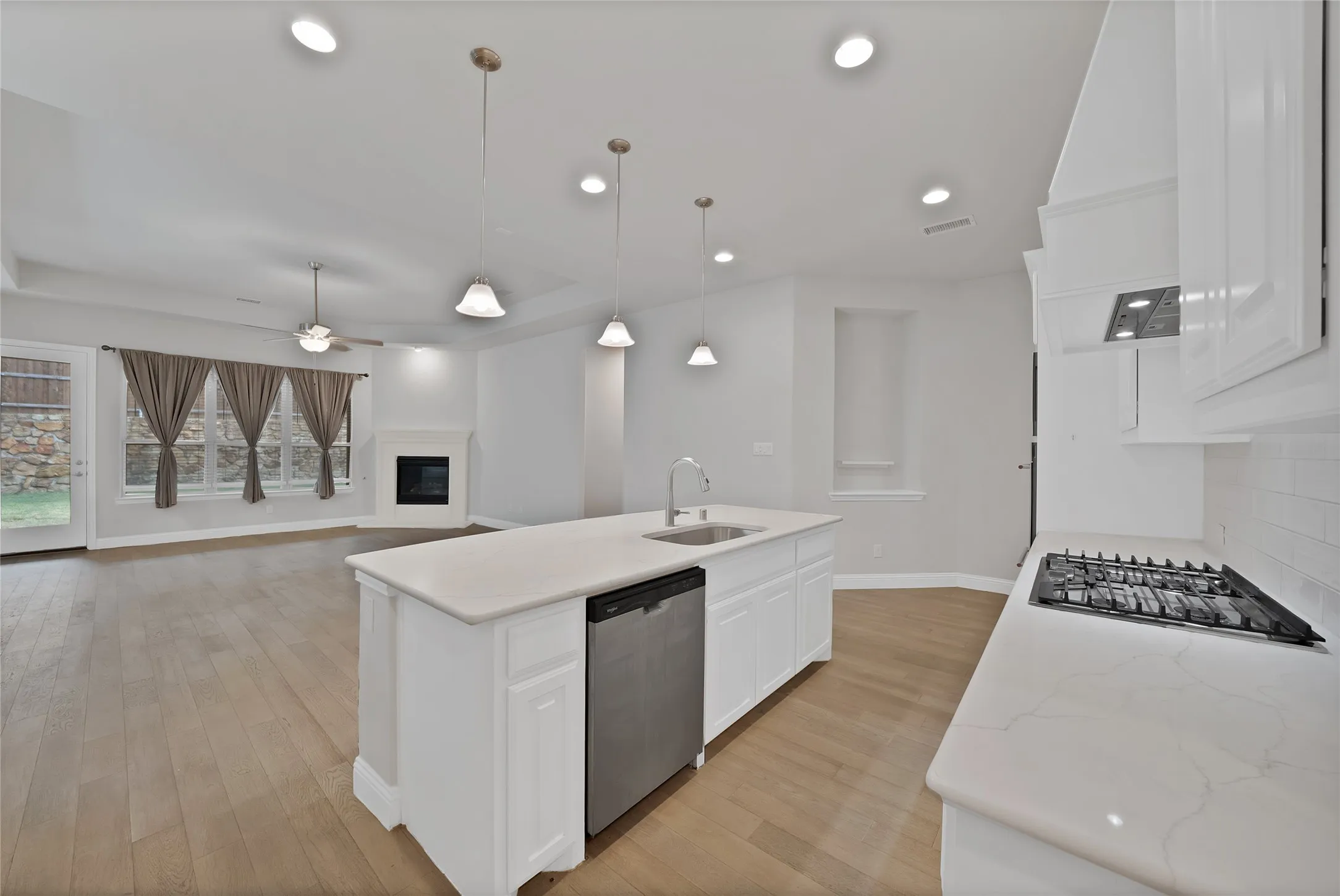 Single Family Residence For Sale in Denton County , 3508 Ithaca Street, Corinth, Texas 76208, 4 Bedroom, 3 Bathroom, 3 Garage spaces, 2,499 Sqft, built in 2023, mls#21402160, Real Estate Agent in Corinth, Homes For Sale in Denton county, Homes For Sale in Corinth, Realtor in Corinth Texas, Real Estate Brokerage Independent Realty Texas, Luminita Cordes Realtor