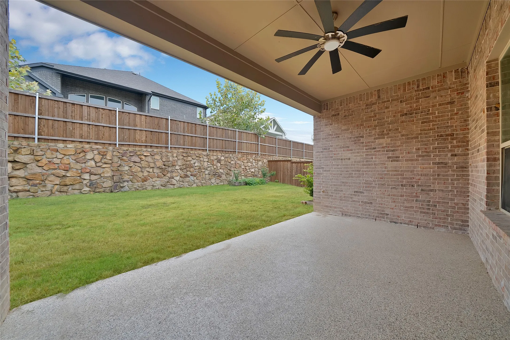 Single Family Residence For Sale in Denton County , 3508 Ithaca Street, Corinth, Texas 76208, 4 Bedroom, 3 Bathroom, 3 Garage spaces, 2,499 Sqft, built in 2023, mls#21402160, Real Estate Agent in Corinth, Homes For Sale in Denton county, Homes For Sale in Corinth, Realtor in Corinth Texas, Real Estate Brokerage Independent Realty Texas, Luminita Cordes Realtor