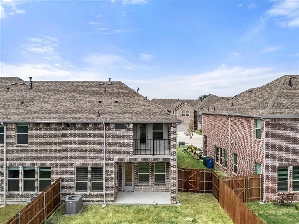 Townhouse For Rent in Denton County , 593 Hutchinson Lane, Lewisville, Texas 75077, 3 Bedroom, 3 Bathroom, 2 Garage spaces, 2,015 Sqft, built in 2023, mls#21392400, Real Estate Agent in Lewisville, Homes For Rent in Denton county, Homes For Rent in Lewisville, Realtor in Lewisville Texas, Real Estate Brokerage Independent Realty Texas, Luminita Cordes Realtor