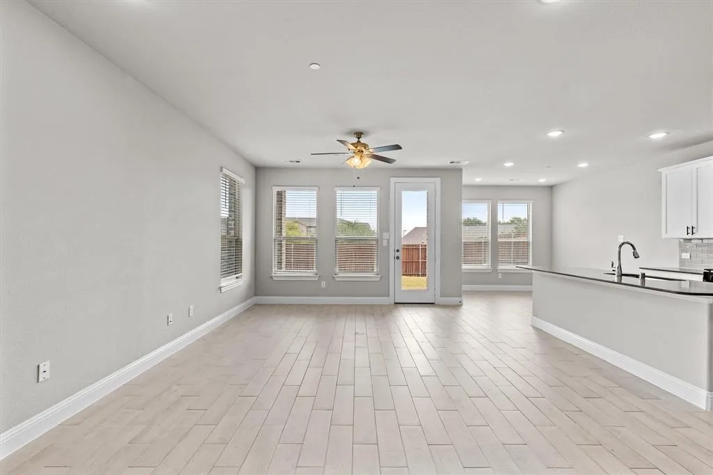 Townhouse For Rent in Denton County , 593 Hutchinson Lane, Lewisville, Texas 75077, 3 Bedroom, 3 Bathroom, 2 Garage spaces, 2,015 Sqft, built in 2023, mls#21392400, Real Estate Agent in Lewisville, Homes For Rent in Denton county, Homes For Rent in Lewisville, Realtor in Lewisville Texas, Real Estate Brokerage Independent Realty Texas, Luminita Cordes Realtor