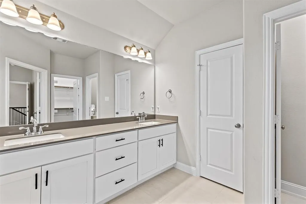 Townhouse For Rent in Denton County , 593 Hutchinson Lane, Lewisville, Texas 75077, 3 Bedroom, 3 Bathroom, 2 Garage spaces, 2,015 Sqft, built in 2023, mls#21392400, Real Estate Agent in Lewisville, Homes For Rent in Denton county, Homes For Rent in Lewisville, Realtor in Lewisville Texas, Real Estate Brokerage Independent Realty Texas, Luminita Cordes Realtor