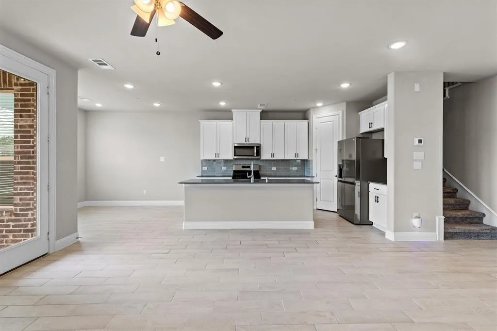 Townhouse For Rent in Denton County , 593 Hutchinson Lane, Lewisville, Texas 75077, 3 Bedroom, 3 Bathroom, 2 Garage spaces, 2,015 Sqft, built in 2023, mls#21392400, Real Estate Agent in Lewisville, Homes For Rent in Denton county, Homes For Rent in Lewisville, Realtor in Lewisville Texas, Real Estate Brokerage Independent Realty Texas, Luminita Cordes Realtor