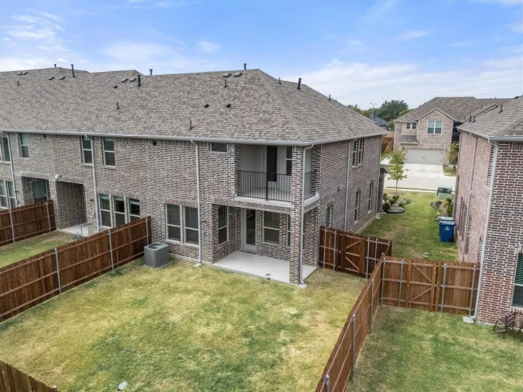 Townhouse For Rent in Denton County , 593 Hutchinson Lane, Lewisville, Texas 75077, 3 Bedroom, 3 Bathroom, 2 Garage spaces, 2,015 Sqft, built in 2023, mls#21392400, Real Estate Agent in Lewisville, Homes For Rent in Denton county, Homes For Rent in Lewisville, Realtor in Lewisville Texas, Real Estate Brokerage Independent Realty Texas, Luminita Cordes Realtor