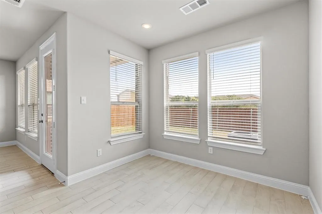 Townhouse For Rent in Denton County , 593 Hutchinson Lane, Lewisville, Texas 75077, 3 Bedroom, 3 Bathroom, 2 Garage spaces, 2,015 Sqft, built in 2023, mls#21392400, Real Estate Agent in Lewisville, Homes For Rent in Denton county, Homes For Rent in Lewisville, Realtor in Lewisville Texas, Real Estate Brokerage Independent Realty Texas, Luminita Cordes Realtor