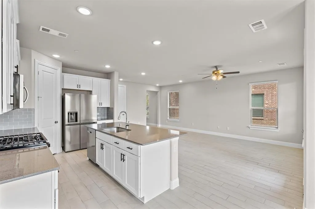 Townhouse For Rent in Denton County , 593 Hutchinson Lane, Lewisville, Texas 75077, 3 Bedroom, 3 Bathroom, 2 Garage spaces, 2,015 Sqft, built in 2023, mls#21392400, Real Estate Agent in Lewisville, Homes For Rent in Denton county, Homes For Rent in Lewisville, Realtor in Lewisville Texas, Real Estate Brokerage Independent Realty Texas, Luminita Cordes Realtor