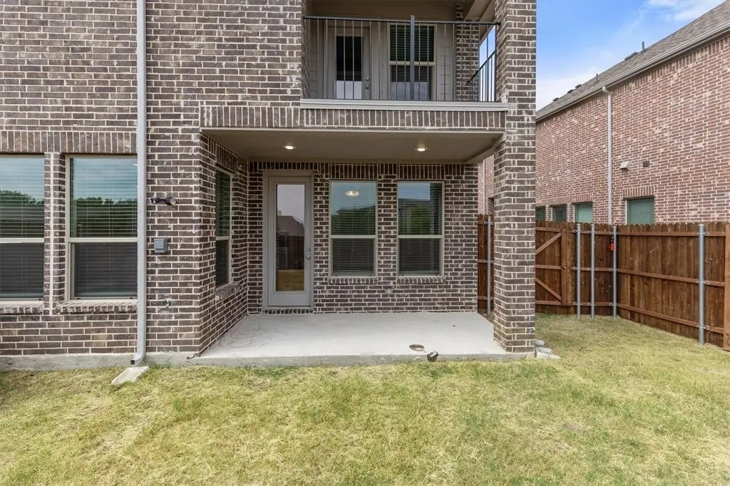 Townhouse For Rent in Denton County , 593 Hutchinson Lane, Lewisville, Texas 75077, 3 Bedroom, 3 Bathroom, 2 Garage spaces, 2,015 Sqft, built in 2023, mls#21392400, Real Estate Agent in Lewisville, Homes For Rent in Denton county, Homes For Rent in Lewisville, Realtor in Lewisville Texas, Real Estate Brokerage Independent Realty Texas, Luminita Cordes Realtor