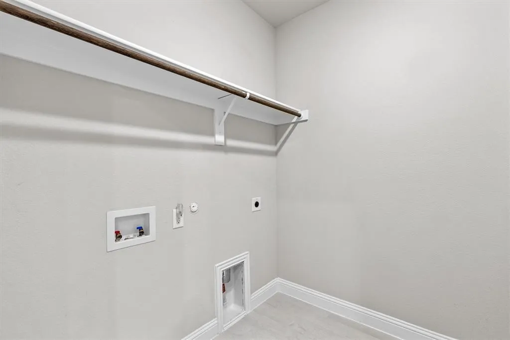 Townhouse For Rent in Denton County , 593 Hutchinson Lane, Lewisville, Texas 75077, 3 Bedroom, 3 Bathroom, 2 Garage spaces, 2,015 Sqft, built in 2023, mls#21392400, Real Estate Agent in Lewisville, Homes For Rent in Denton county, Homes For Rent in Lewisville, Realtor in Lewisville Texas, Real Estate Brokerage Independent Realty Texas, Luminita Cordes Realtor