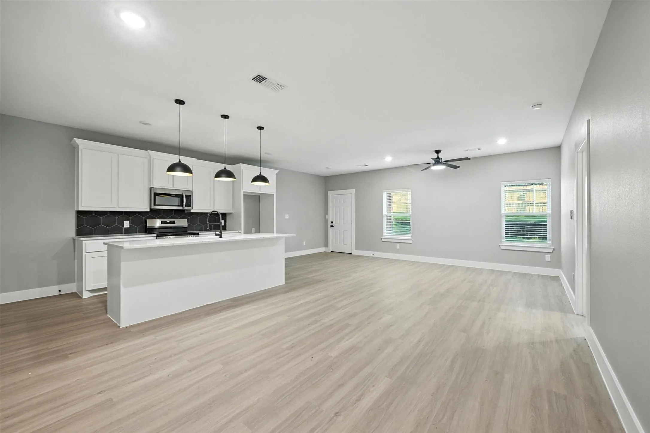 Single Family Residence For Rent in Grayson County , 1331 W Crawford Street, Denison, Texas 75020, 3 Bedroom, 2 Bathroom, 2 Garage spaces, 1,514 Sqft, built in 2025, mls#21402434, Real Estate Agent in Denison, Homes For Rent in Grayson county, Homes For Rent in Denison, Realtor in Denison Texas, Real Estate Brokerage Independent Realty Texas, Luminita Cordes Realtor