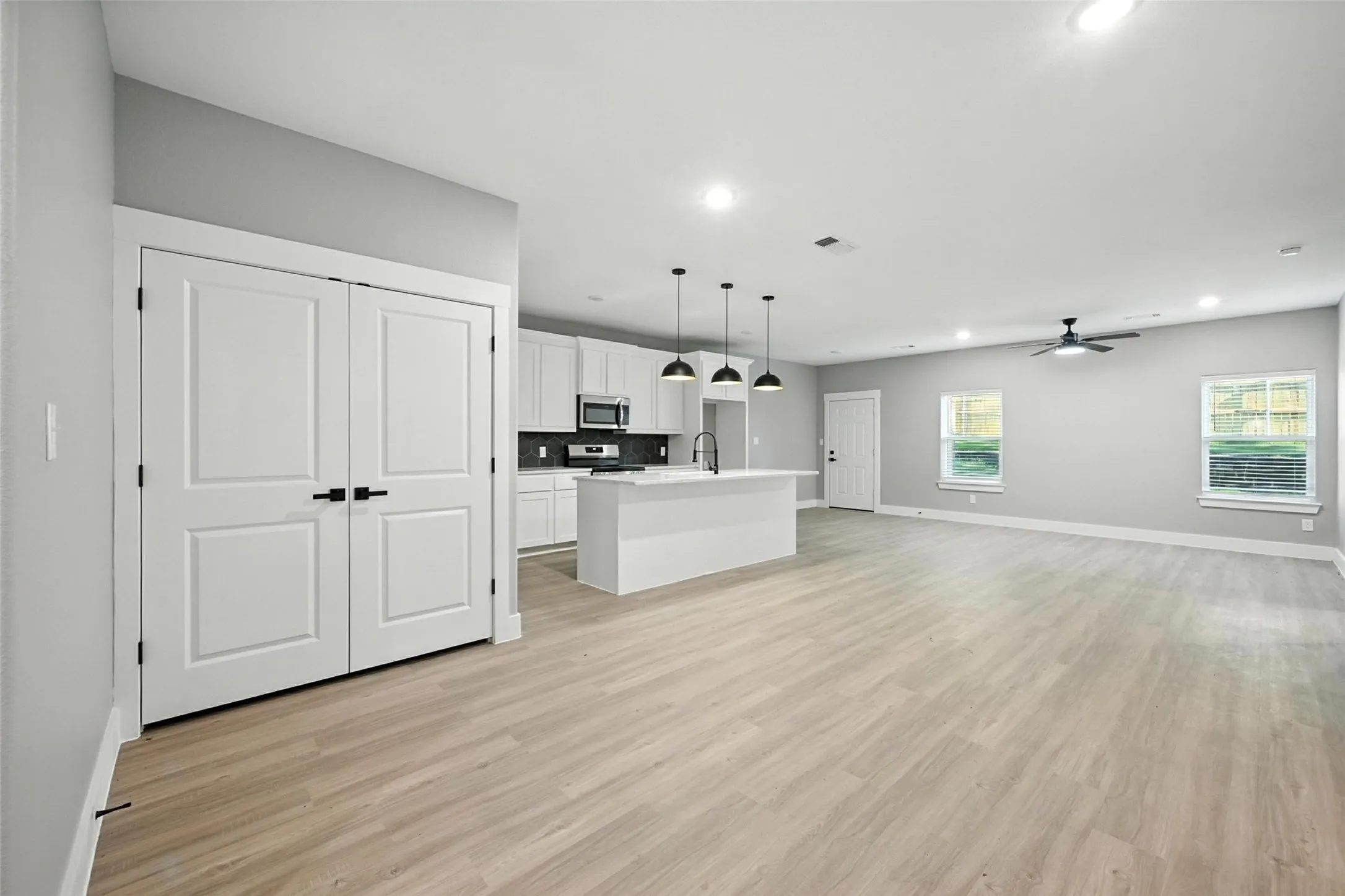 Single Family Residence For Rent in Grayson County , 1331 W Crawford Street, Denison, Texas 75020, 3 Bedroom, 2 Bathroom, 2 Garage spaces, 1,514 Sqft, built in 2025, mls#21402434, Real Estate Agent in Denison, Homes For Rent in Grayson county, Homes For Rent in Denison, Realtor in Denison Texas, Real Estate Brokerage Independent Realty Texas, Luminita Cordes Realtor