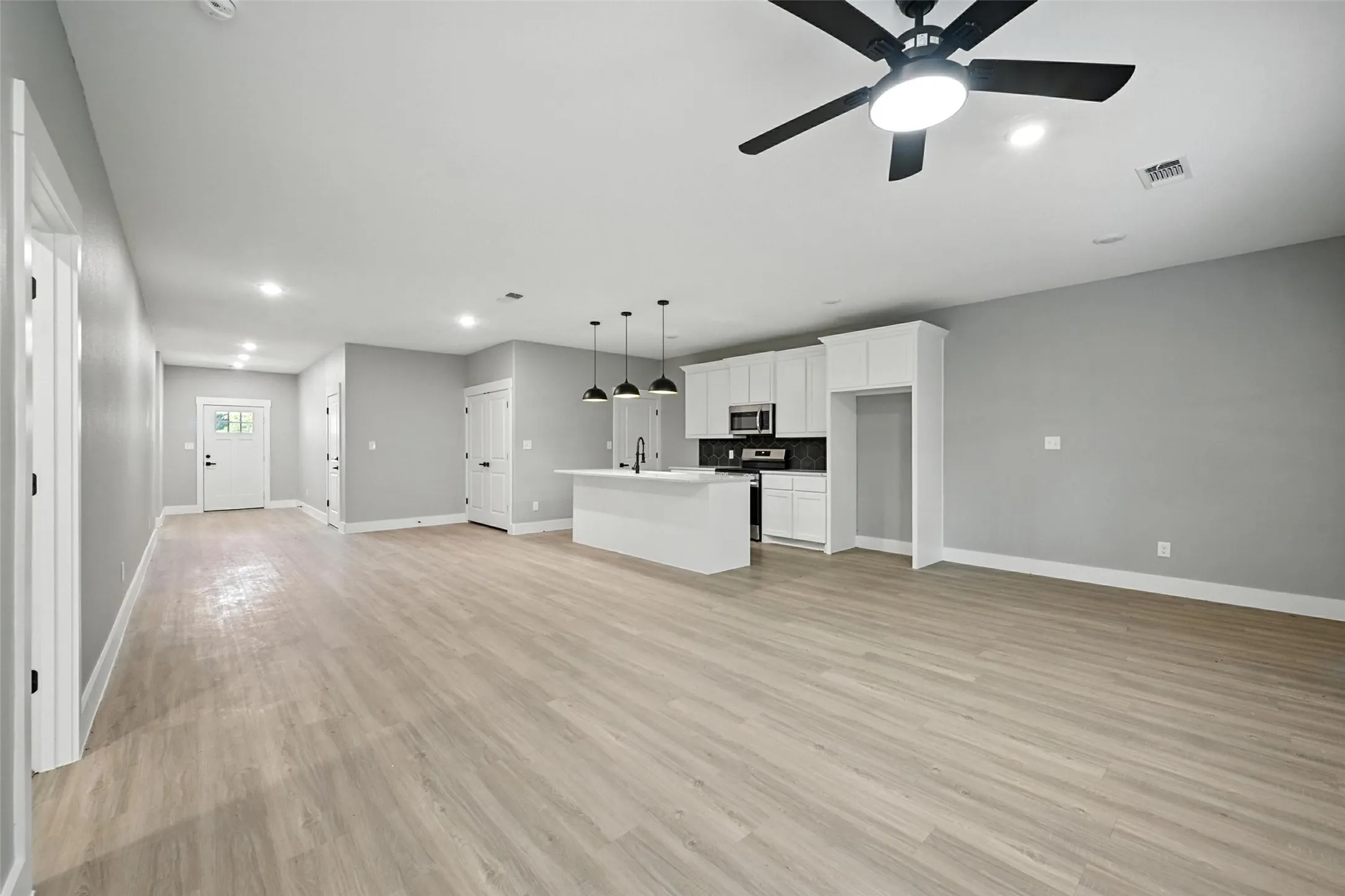 Single Family Residence For Rent in Grayson County , 1331 W Crawford Street, Denison, Texas 75020, 3 Bedroom, 2 Bathroom, 2 Garage spaces, 1,514 Sqft, built in 2025, mls#21402434, Real Estate Agent in Denison, Homes For Rent in Grayson county, Homes For Rent in Denison, Realtor in Denison Texas, Real Estate Brokerage Independent Realty Texas, Luminita Cordes Realtor