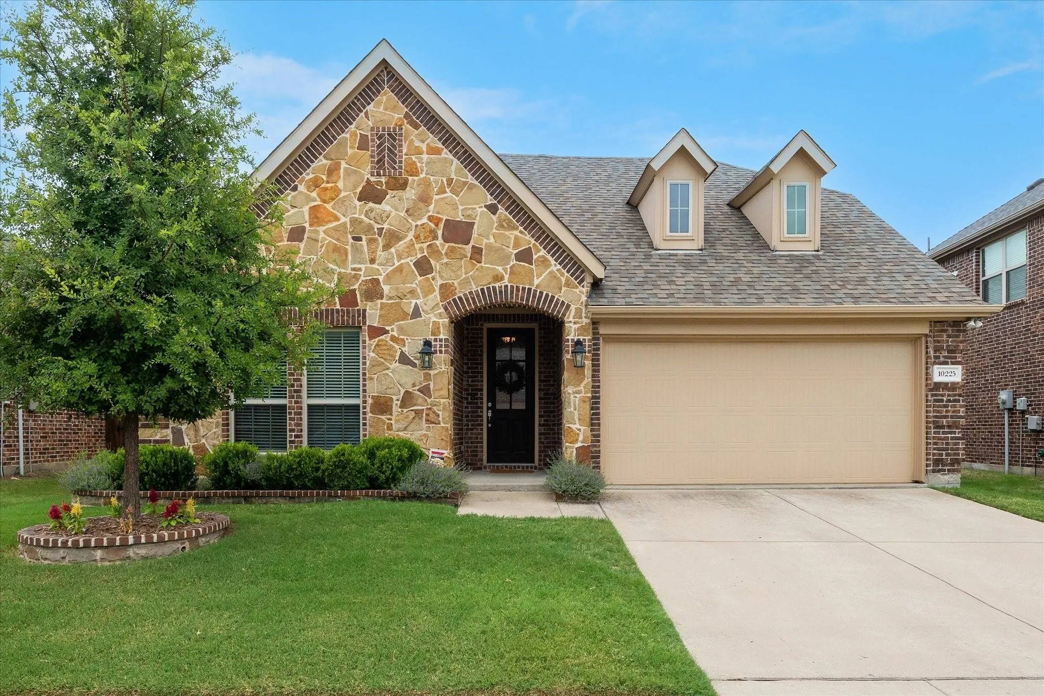 Single Family Residence For Rent in Collin County , 10225 Blackberry Street, Mc Kinney, Texas 75072, 3 Bedroom, 2 Bathroom, 2 Garage spaces, 2,054 Sqft, built in 2014, mls#21402196, Real Estate Agent in Mc Kinney, Homes For Rent in Collin county, Homes For Rent in Mc Kinney, Realtor in Mc Kinney Texas, Real Estate Brokerage Independent Realty Texas, Luminita Cordes Realtor