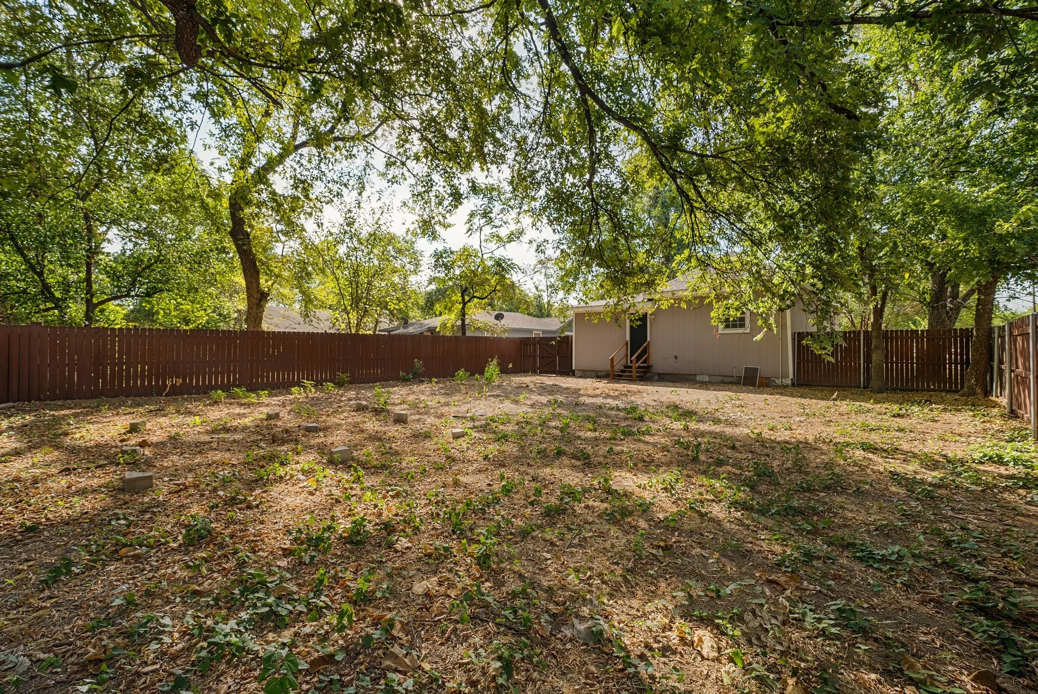 Single Family Residence For Sale in Dallas County , 2803 Valentine Street, Dallas, Texas 75215, 2 Bedroom, 1 Bathroom, Garage spaces, 1,012 Sqft, built in 1925, mls#21398863, Real Estate Agent in Dallas, Homes For Sale in Dallas county, Homes For Sale in Dallas, Realtor in Dallas Texas, Real Estate Brokerage Independent Realty Texas, Luminita Cordes Realtor