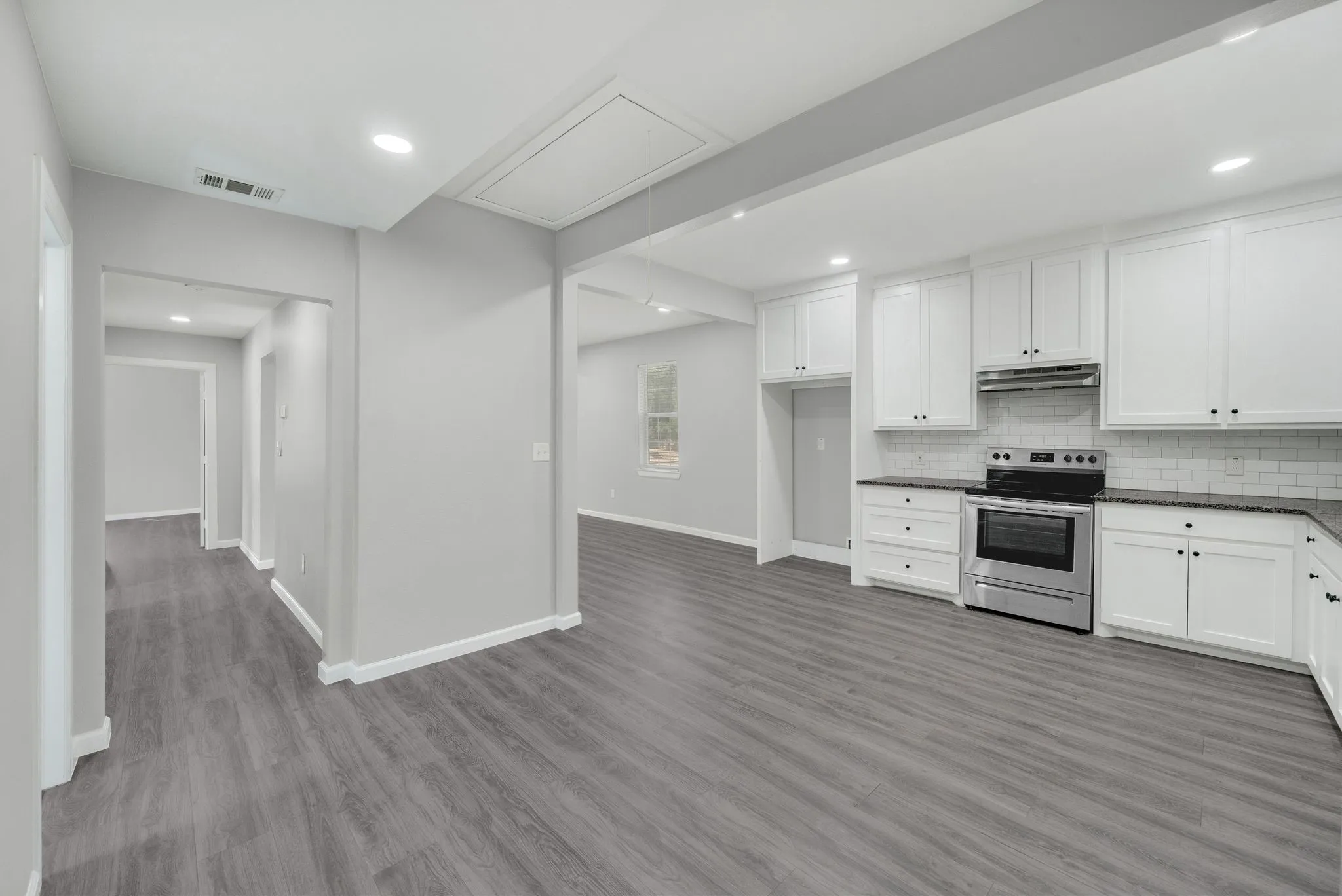 Single Family Residence For Sale in Dallas County , 2803 Valentine Street, Dallas, Texas 75215, 2 Bedroom, 1 Bathroom, Garage spaces, 1,012 Sqft, built in 1925, mls#21398863, Real Estate Agent in Dallas, Homes For Sale in Dallas county, Homes For Sale in Dallas, Realtor in Dallas Texas, Real Estate Brokerage Independent Realty Texas, Luminita Cordes Realtor