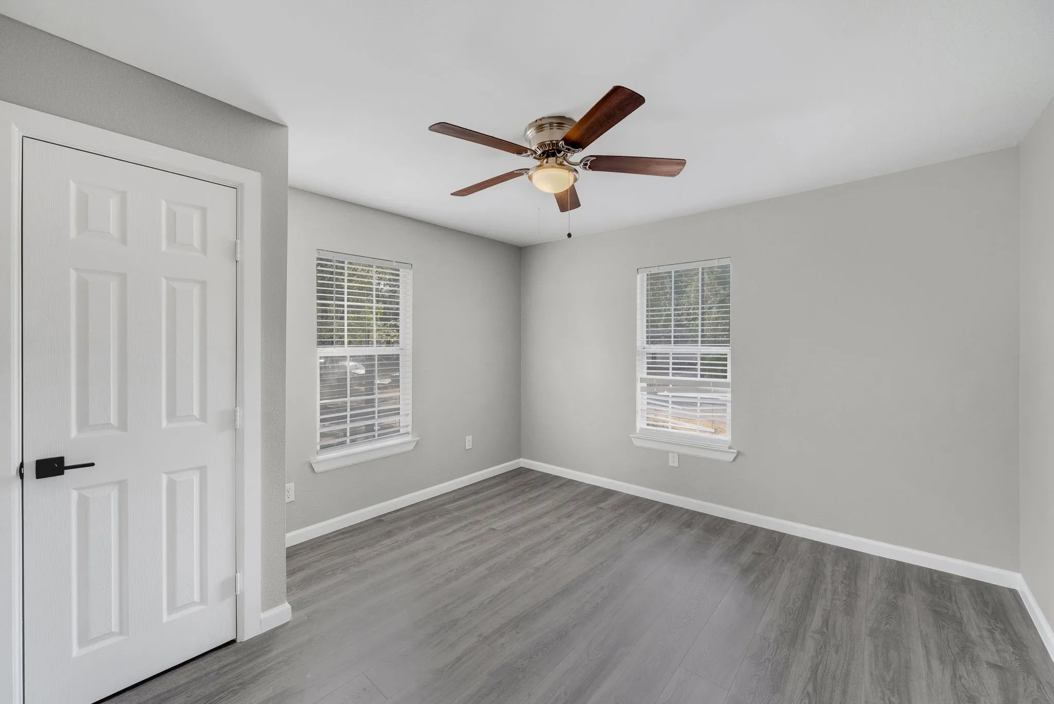 Single Family Residence For Sale in Dallas County , 2803 Valentine Street, Dallas, Texas 75215, 2 Bedroom, 1 Bathroom, Garage spaces, 1,012 Sqft, built in 1925, mls#21398863, Real Estate Agent in Dallas, Homes For Sale in Dallas county, Homes For Sale in Dallas, Realtor in Dallas Texas, Real Estate Brokerage Independent Realty Texas, Luminita Cordes Realtor